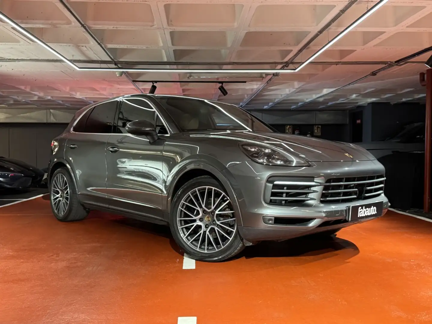 Porsche Cayenne Aut. Gris - 1