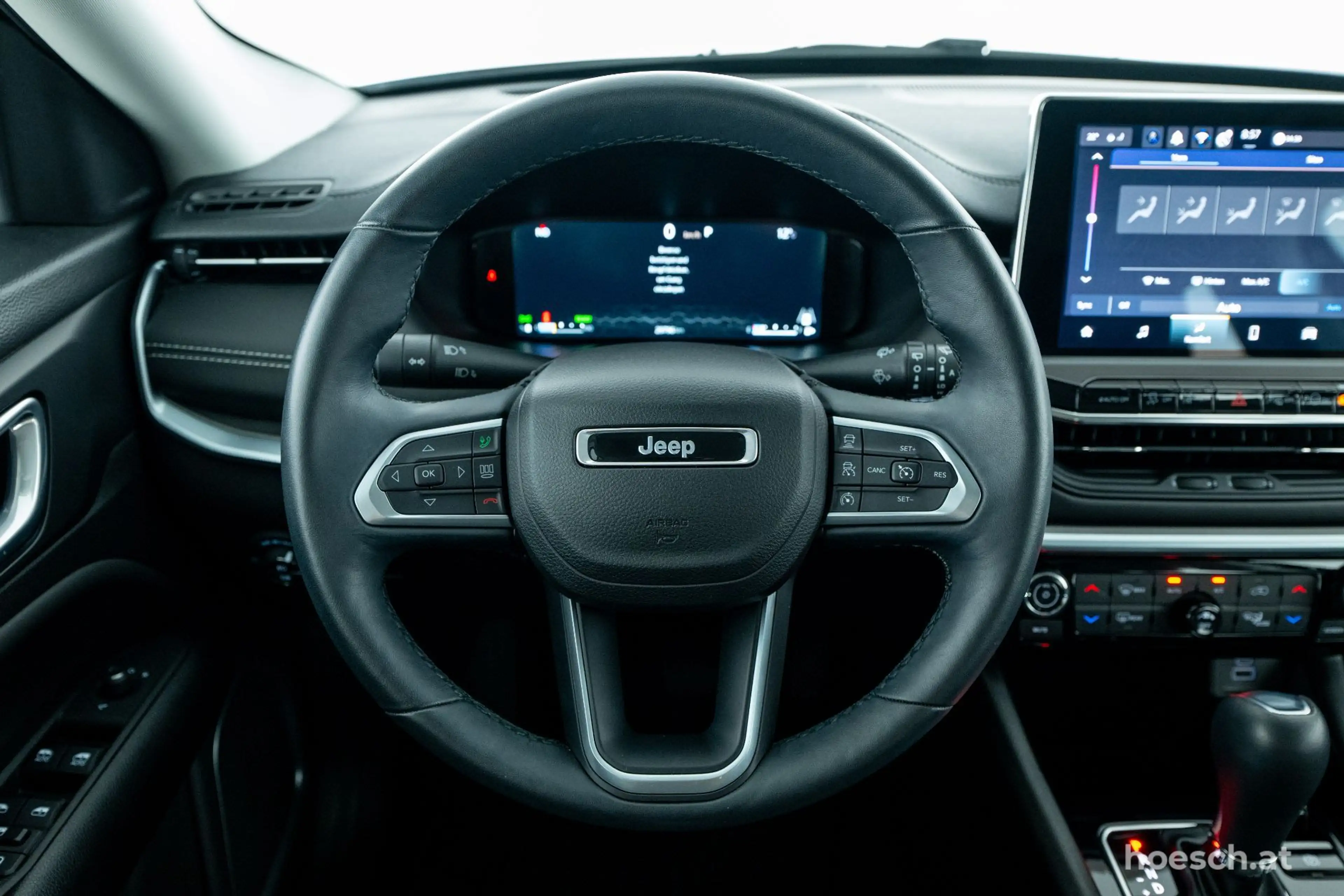 Jeep Compass T4 130 Aut. WINTER-PAKET LED 360° ACC ++ — photo 6
