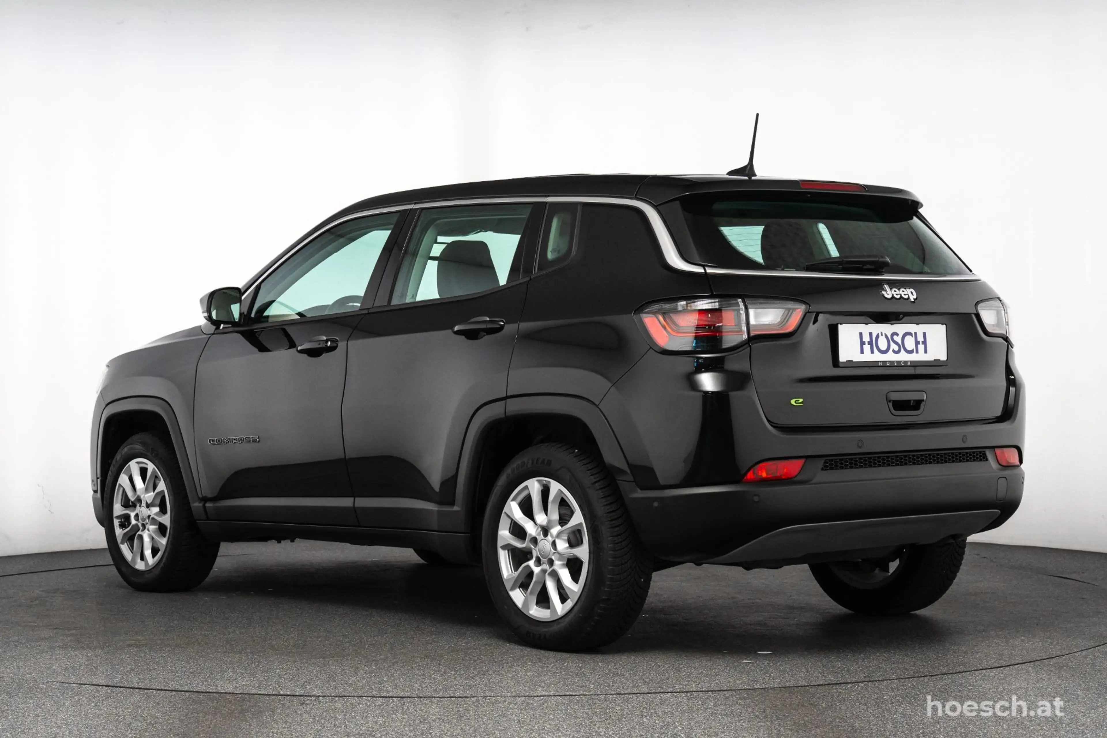 Jeep Compass T4 130 Aut. WINTER-PAKET LED 360° ACC ++ — photo 4
