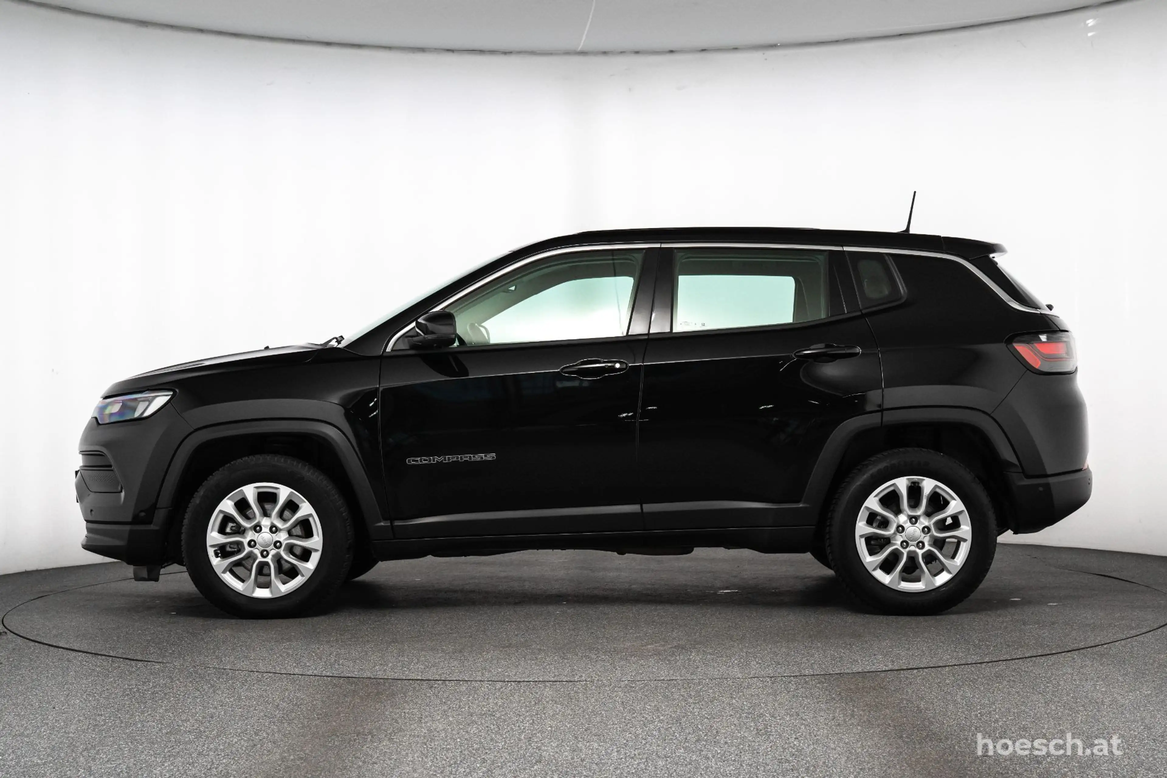 Jeep Compass T4 130 Aut. WINTER-PAKET LED 360° ACC ++ — photo 3