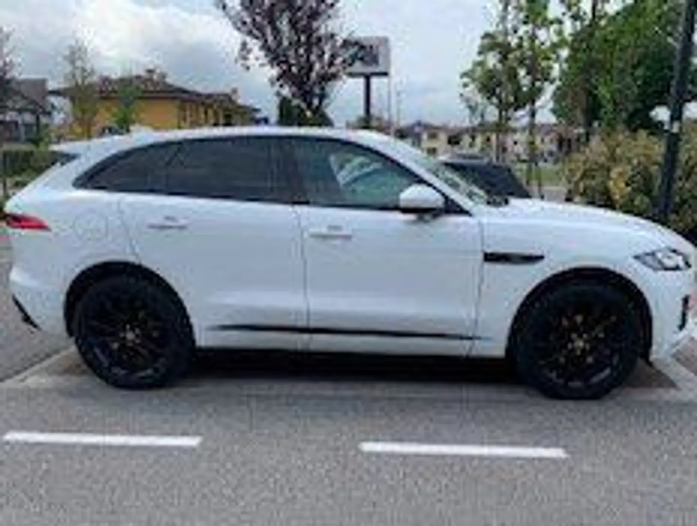 Jaguar F-Pace R SPORT KW 177.00  CV 242 Bianco - 1
