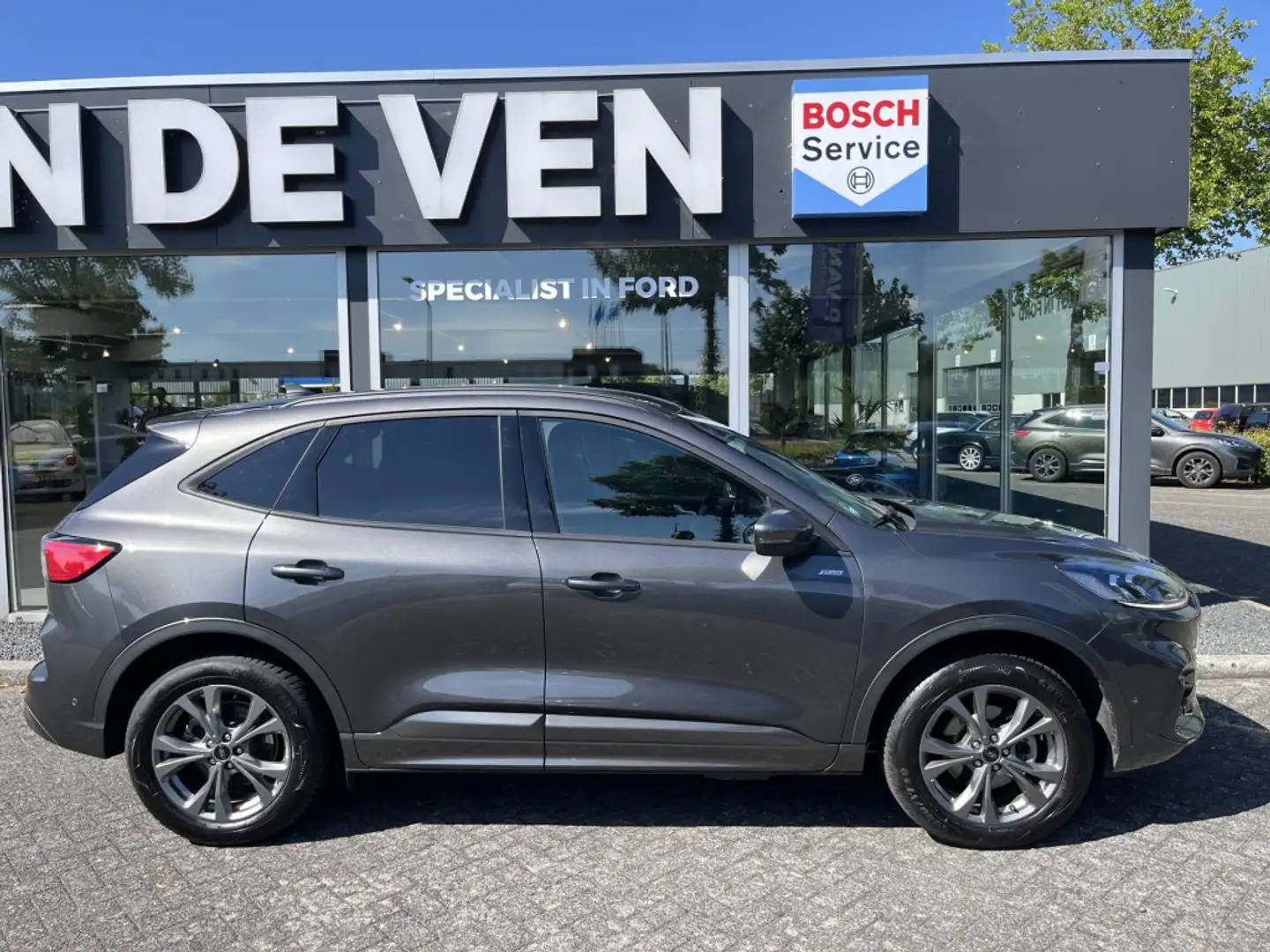 Ford Kuga 2.5 PHEV ST-Line 225pk/165kW e-CVT Automaat | 8959 Grijs - 2