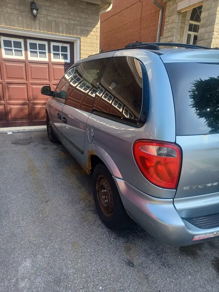 Dodge Caravan снимка Dodge Caravan