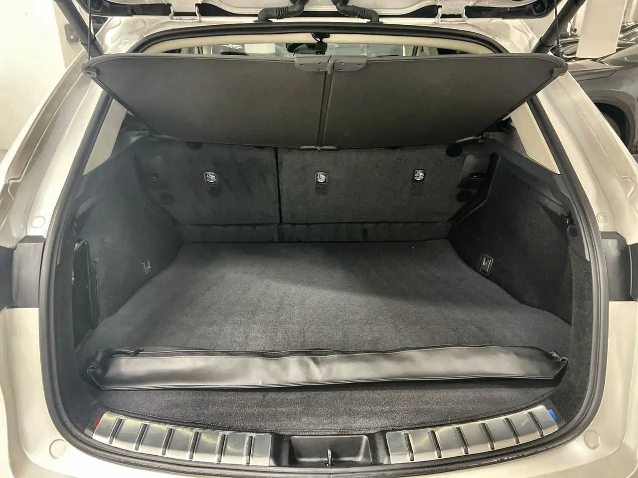 Lexus NX снимка Lexus NX