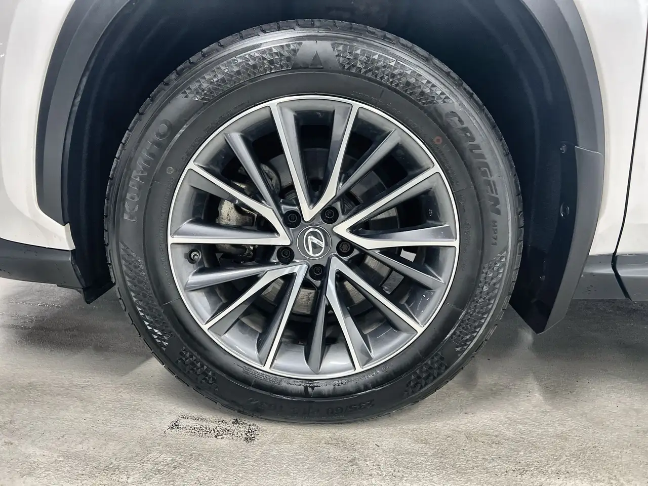 Lexus NX снимка Lexus NX
