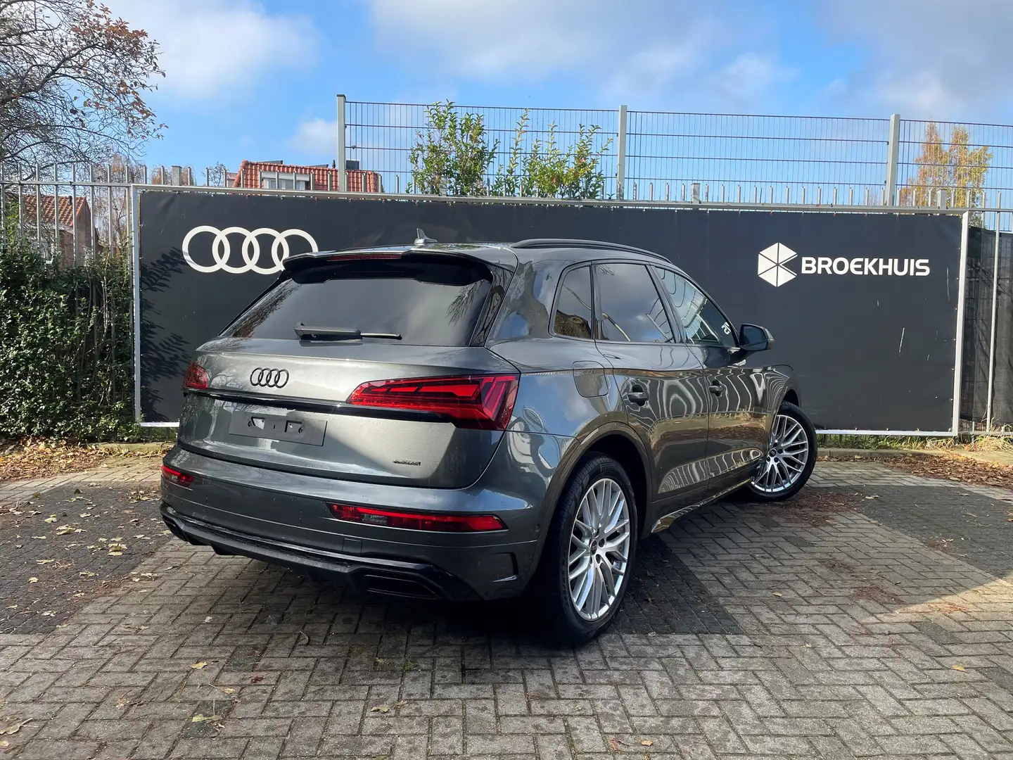 Audi Q5 50 TFSI e S edition Competition | Volleder | Rode Grijs - 2
