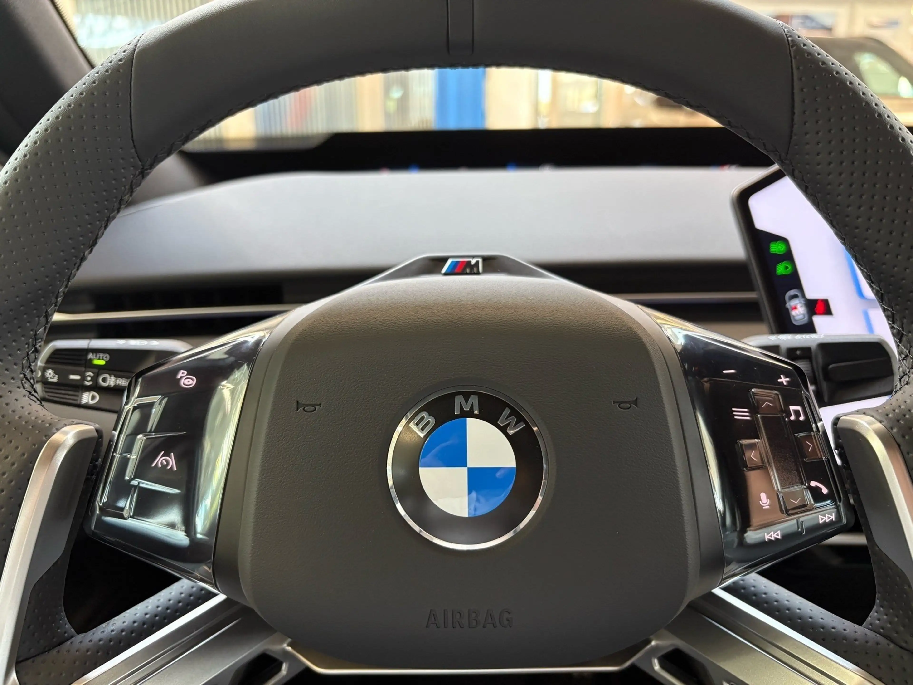BMW i3 50 xDrive MSport DA+ PA Prof HuD H/K Pano 19" LMR — photo 10