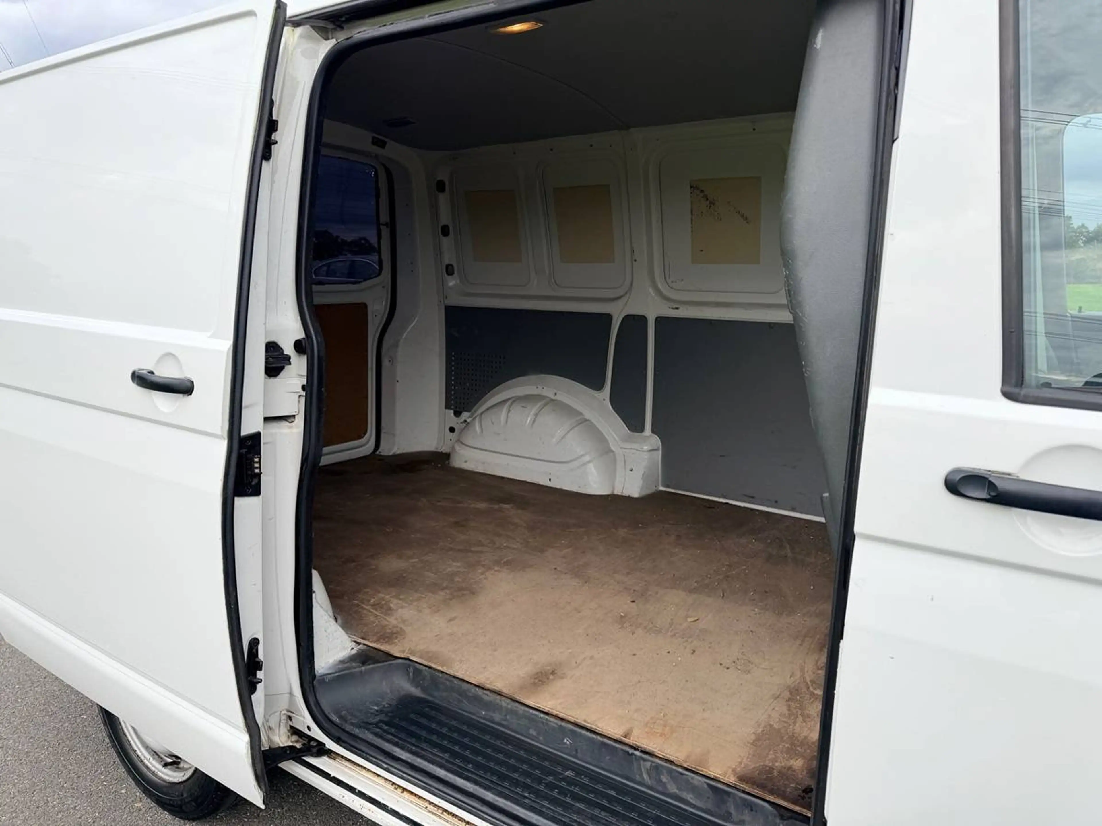 Volkswagen Transporter 2.0 TDI L1H1 T800Ba., Airco, Trekhaak, Cruise, Navi, El. Ramen, CV, Weinig km — photo 12