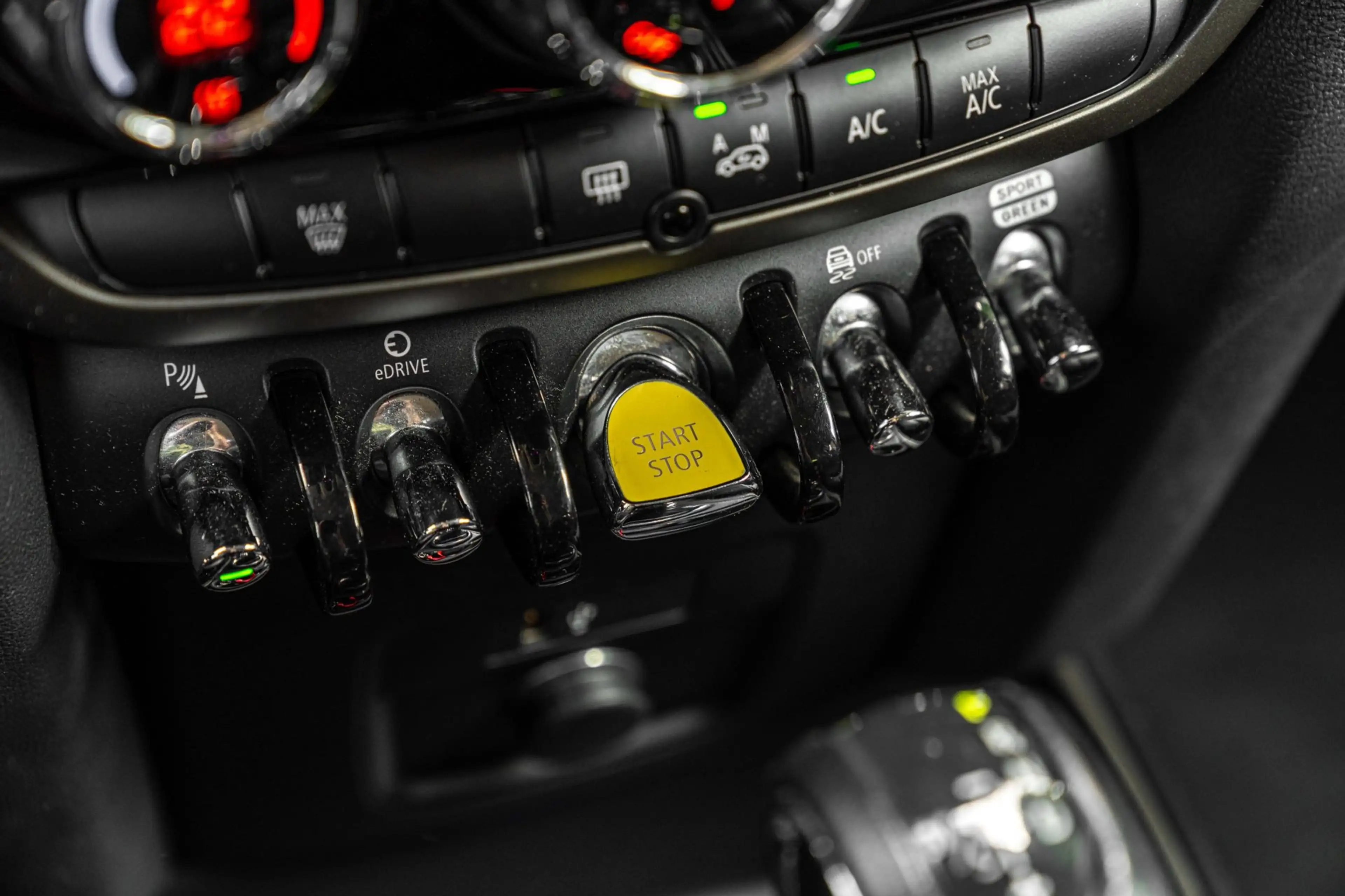 MINI Cooper SE Countryman Mini Hybrid 4ALL 225 PK Harman Kardon Adaptive Cru — photo 25