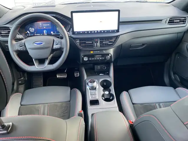 Ford Kuga view 3
