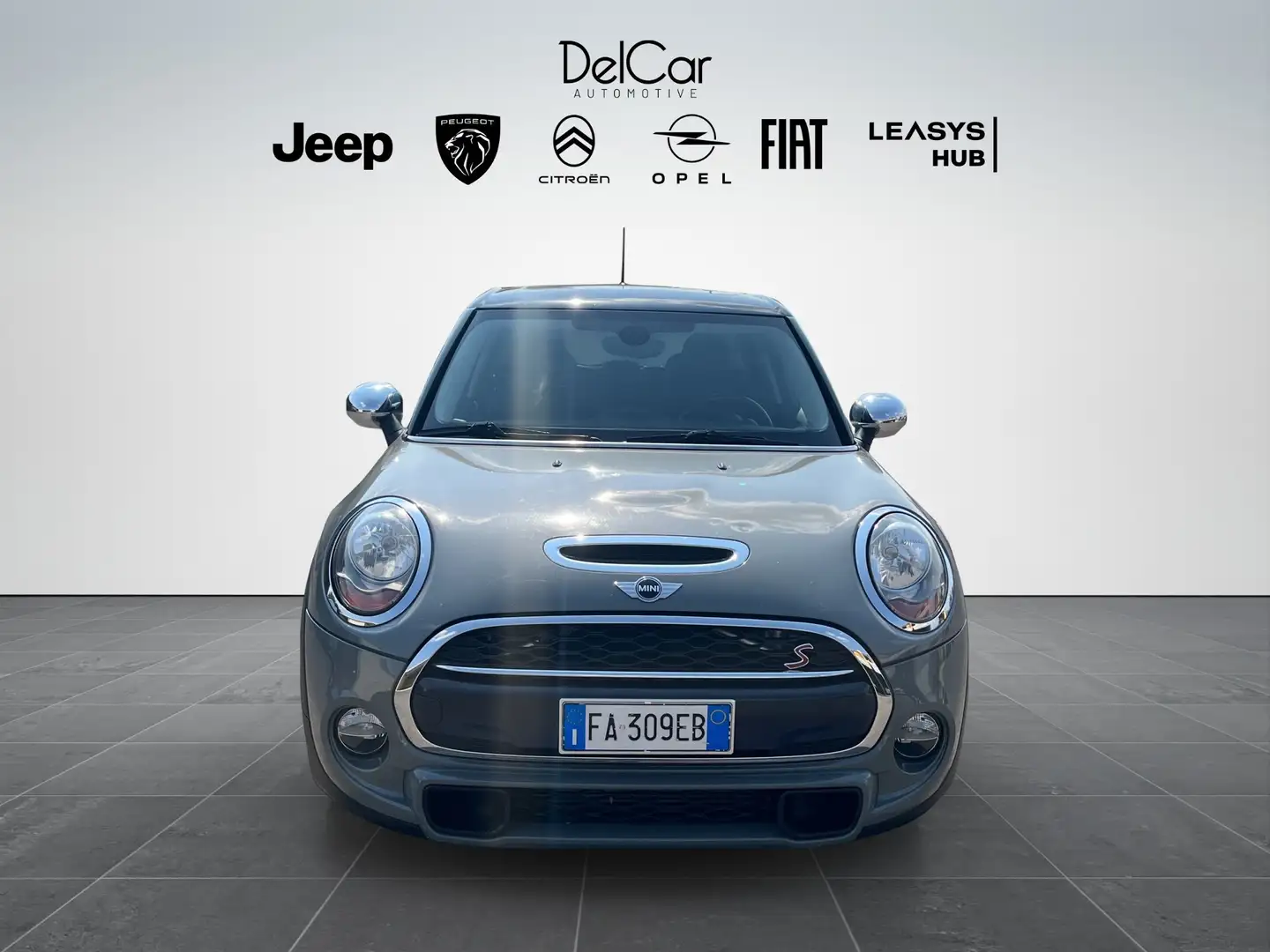 MINI Cooper SD Mini 2014 2.0 Business 5p Grau - 1