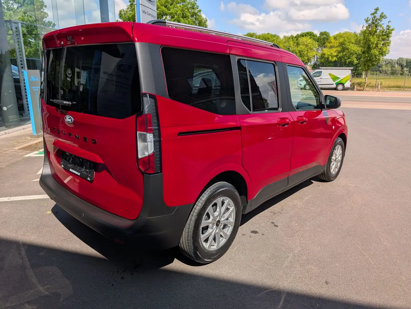 Ford Tourneo Courier Titanium 1.0i Ecoboost 125pk Rood - 2