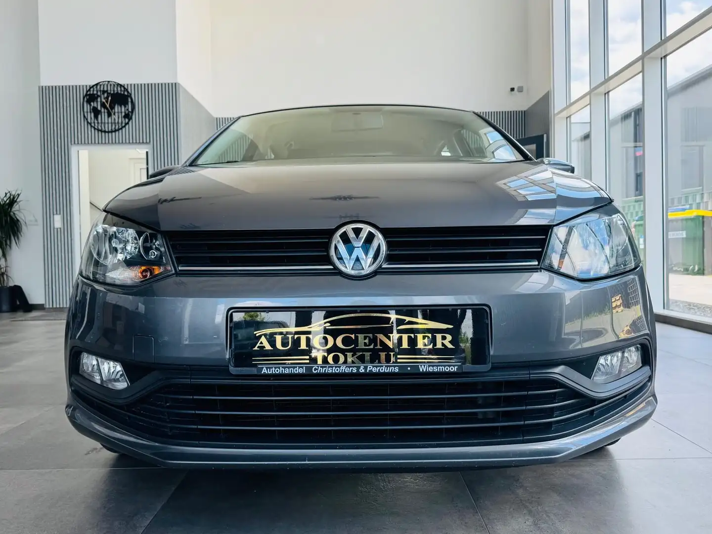 Volkswagen Polo V 1.0 Klima 5 Türen Grau - 2