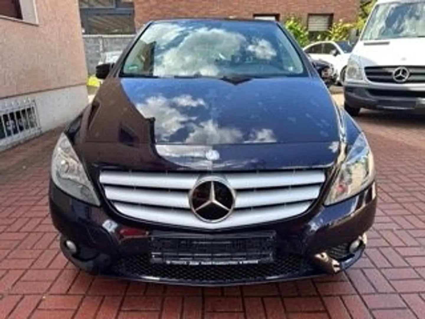 Mercedes-Benz B 180 AUTOMATIK+NAVI+ALU+SITZHEIZUNG Violett - 2