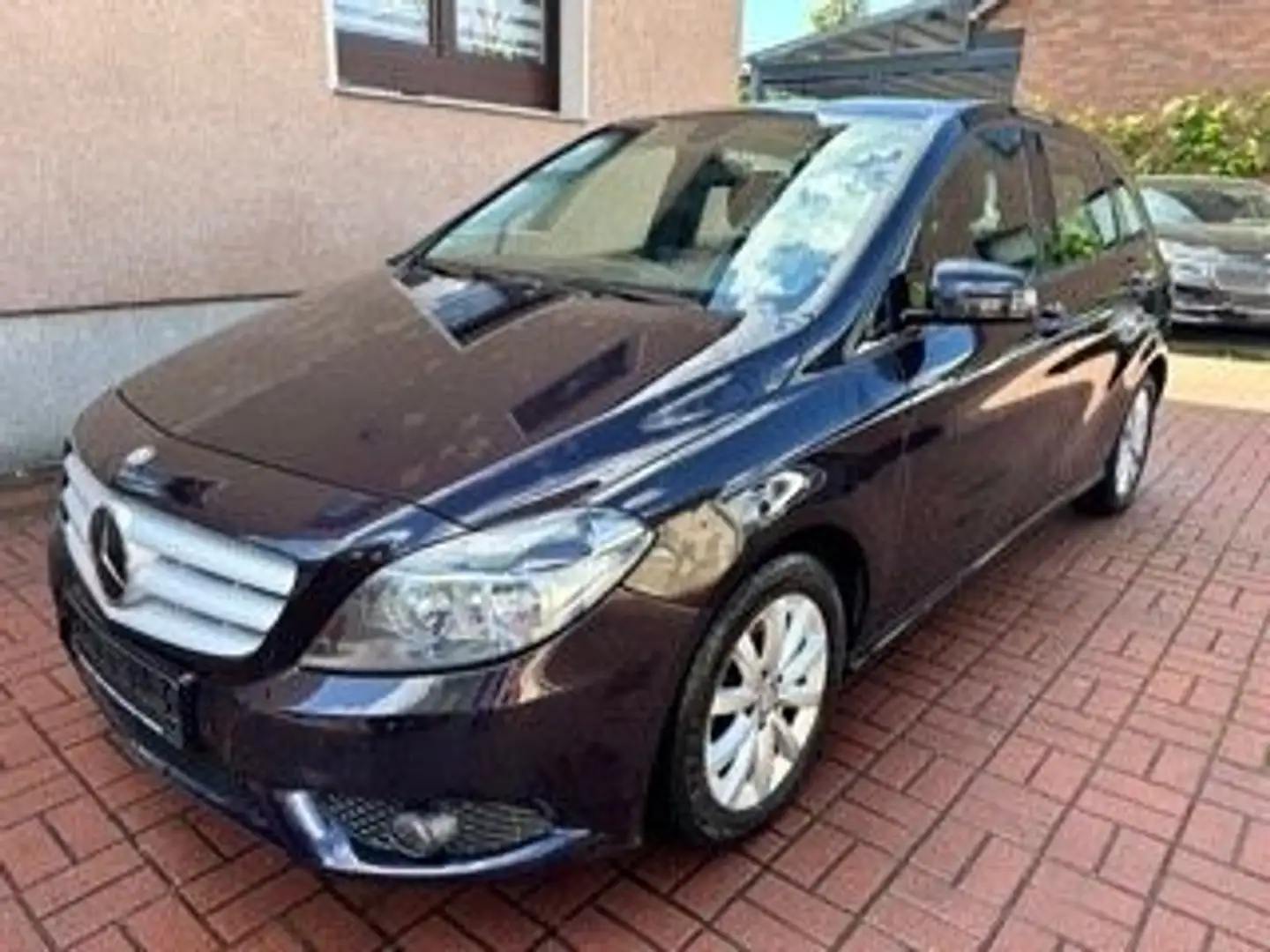 Mercedes-Benz B 180 AUTOMATIK+NAVI+ALU+SITZHEIZUNG Violett - 1