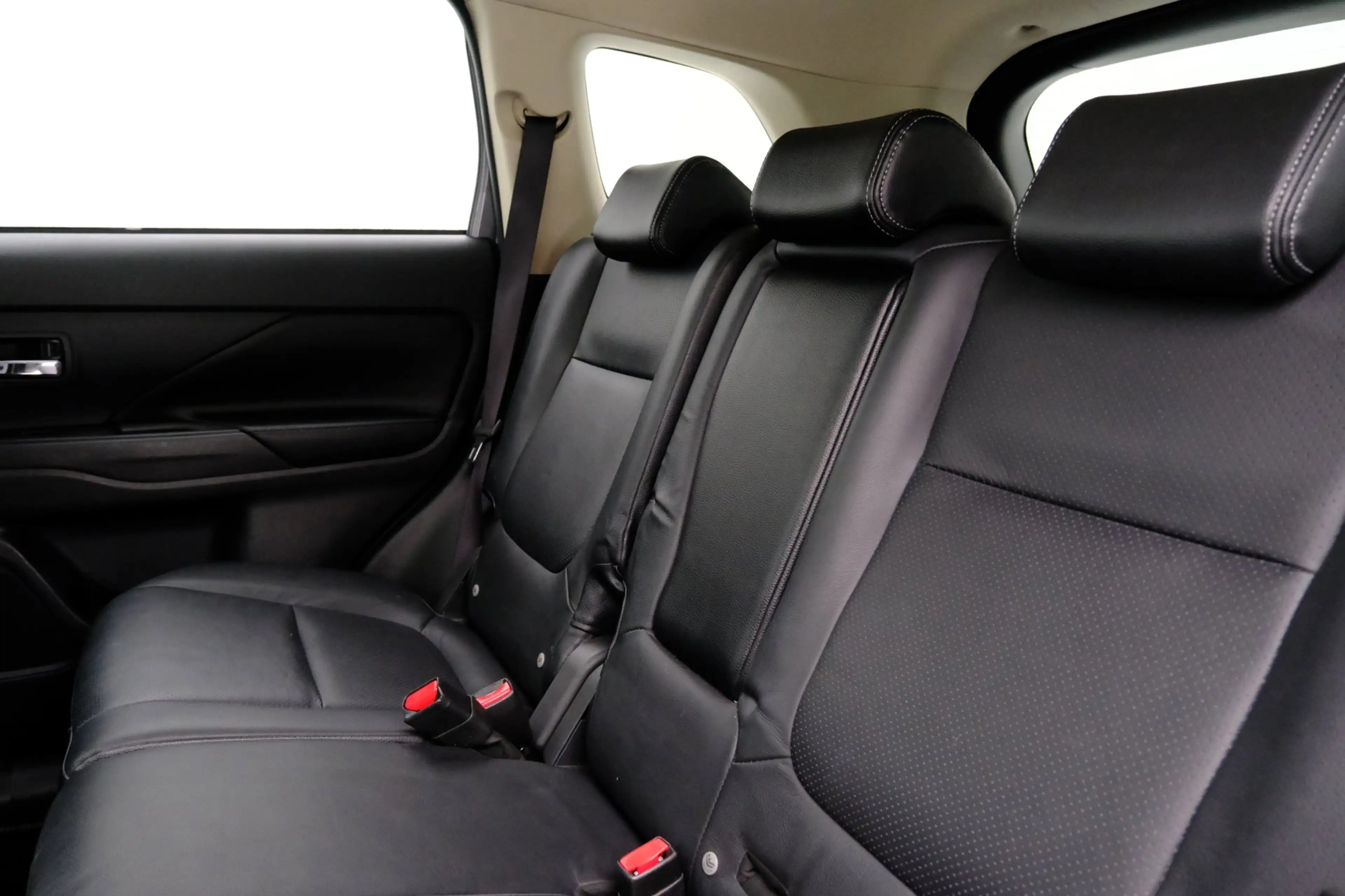 Mitsubishi Outlander 2.0 PHEV Instyle Aut.|Leer|Stoelverw.|Trekhaak|LMV — photo 34