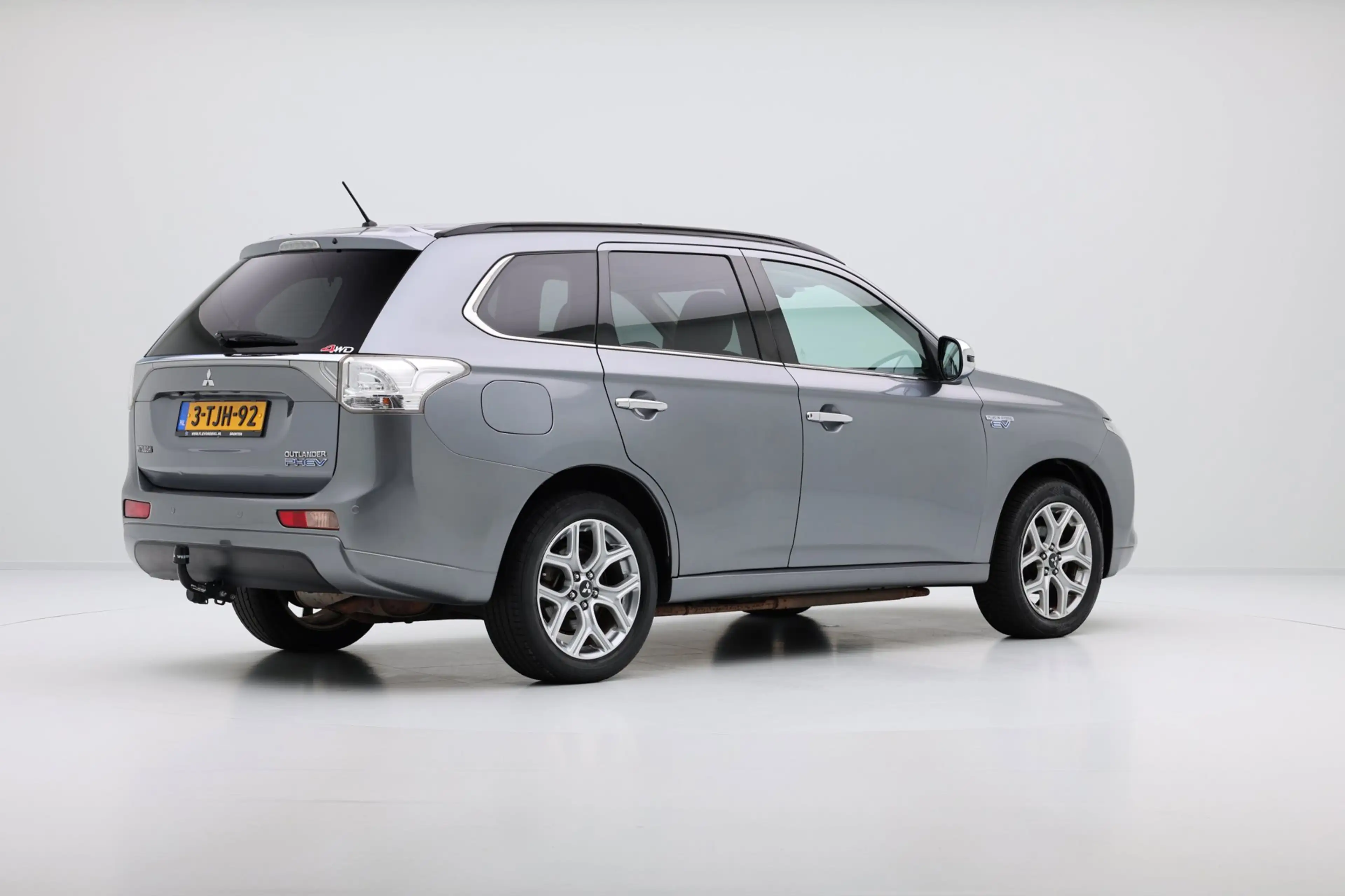 Mitsubishi Outlander 2.0 PHEV Instyle Aut.|Leer|Stoelverw.|Trekhaak|LMV — photo 3