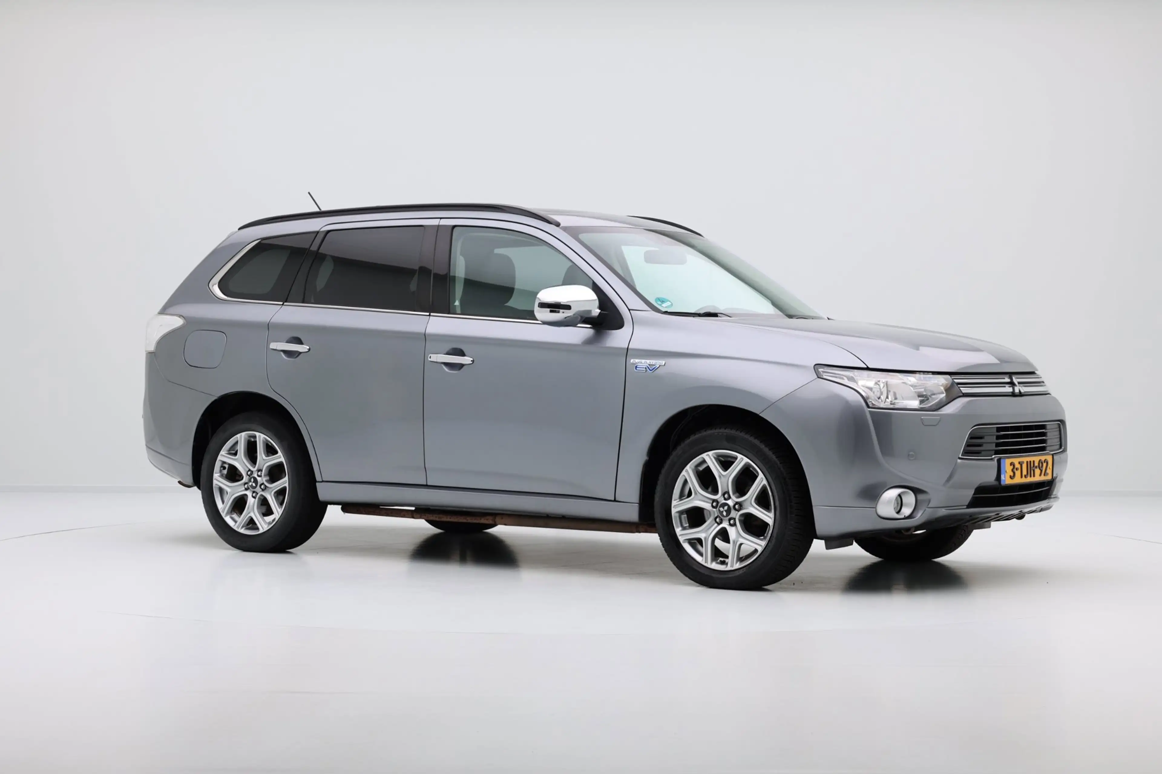 Mitsubishi Outlander 2.0 PHEV Instyle Aut.|Leer|Stoelverw.|Trekhaak|LMV — photo 4