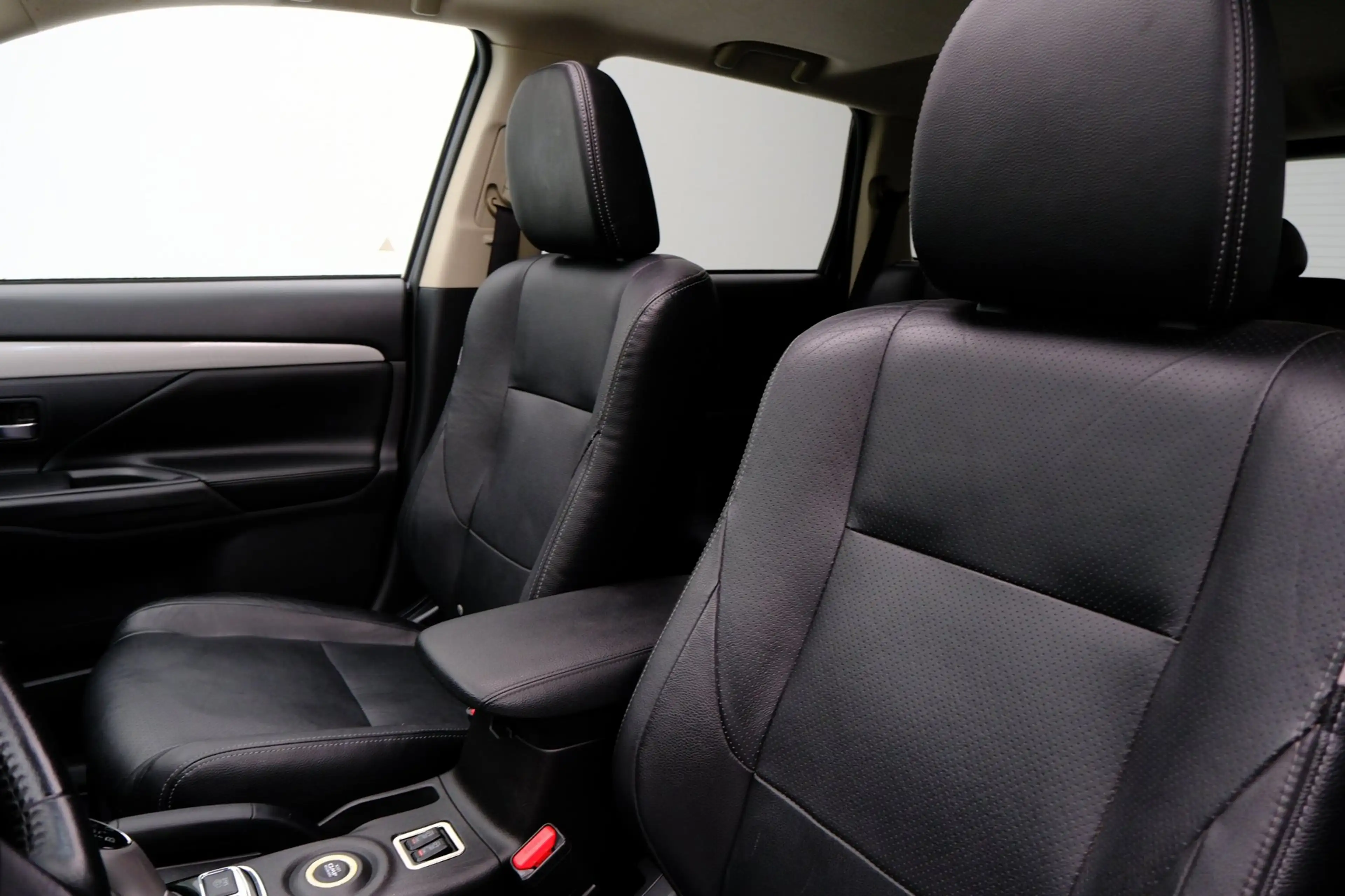 Mitsubishi Outlander 2.0 PHEV Instyle Aut.|Leer|Stoelverw.|Trekhaak|LMV — photo 31