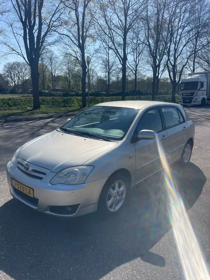 Toyota Corolla 1.4 D-4D Anniversary Gri - 1