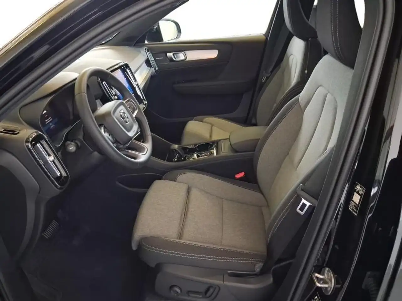 Volvo XC40 2026
