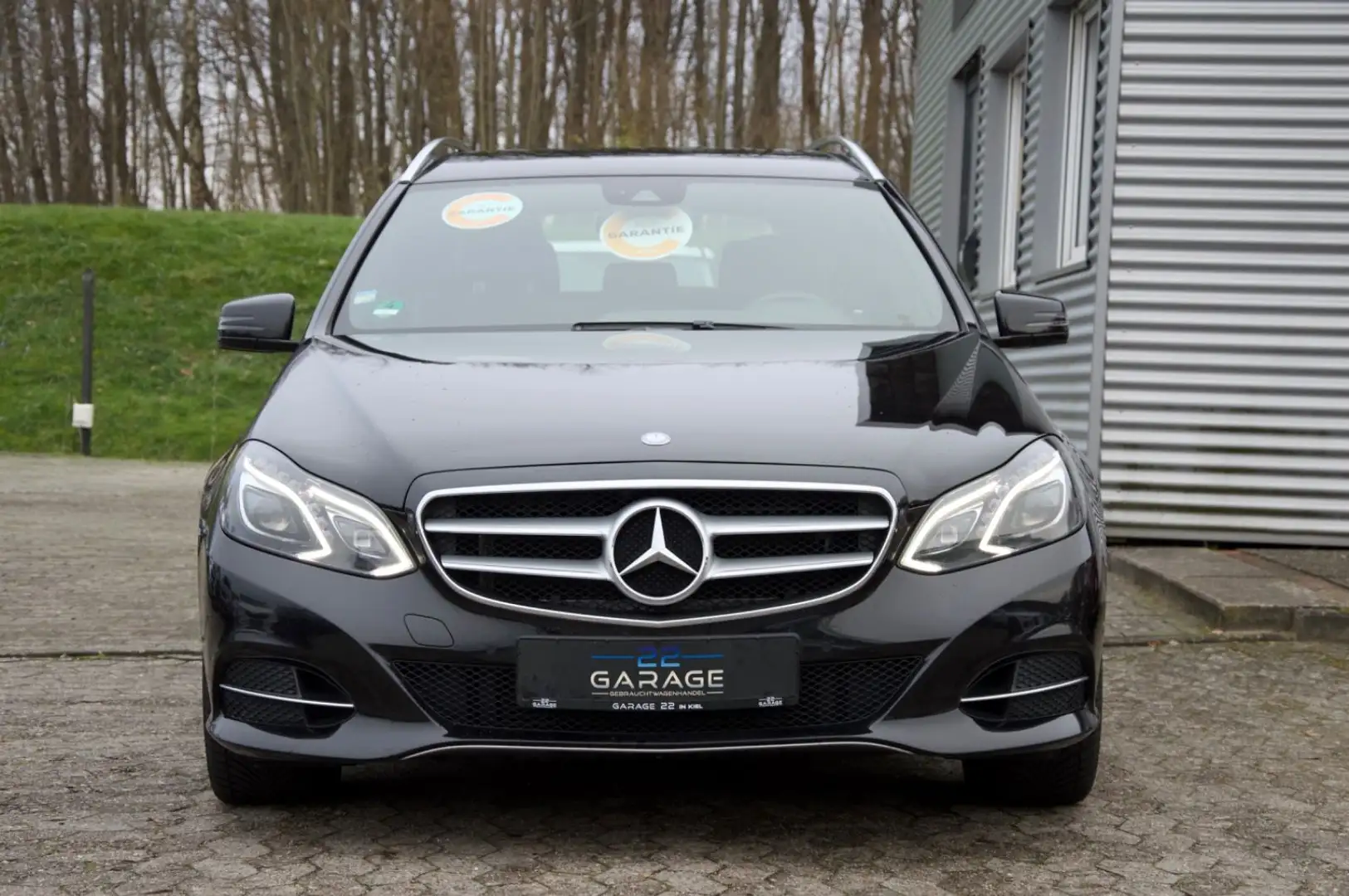Mercedes-Benz E 200 CDI BlueEfficiency/LED/Leder/Navi Schwarz - 2