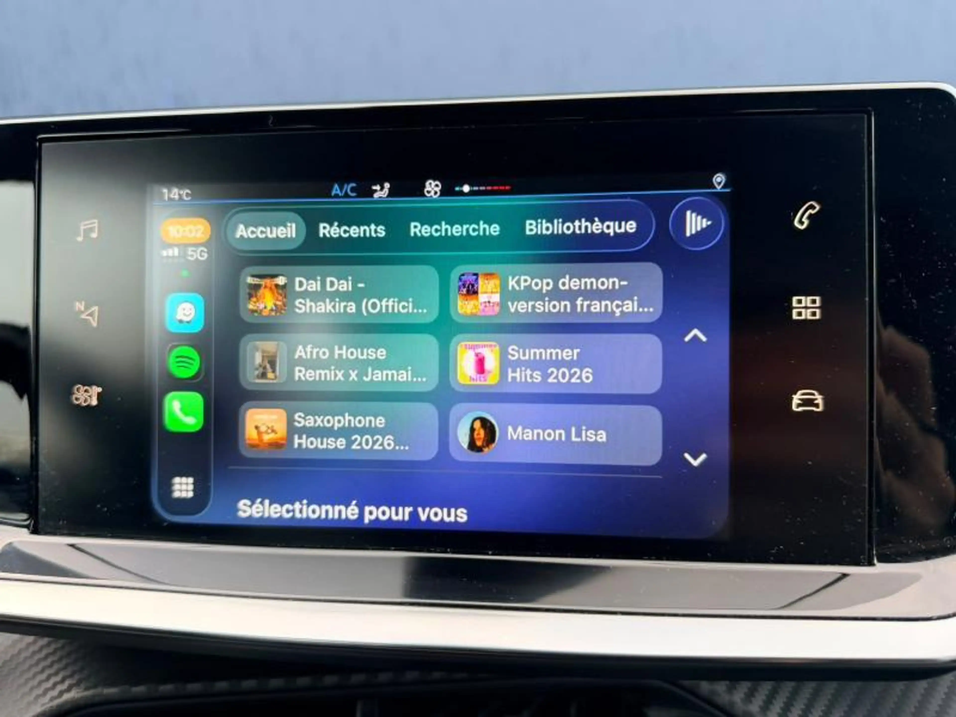 Peugeot 208 Active / Carplay / 1.5 BlueHDI — photo 12