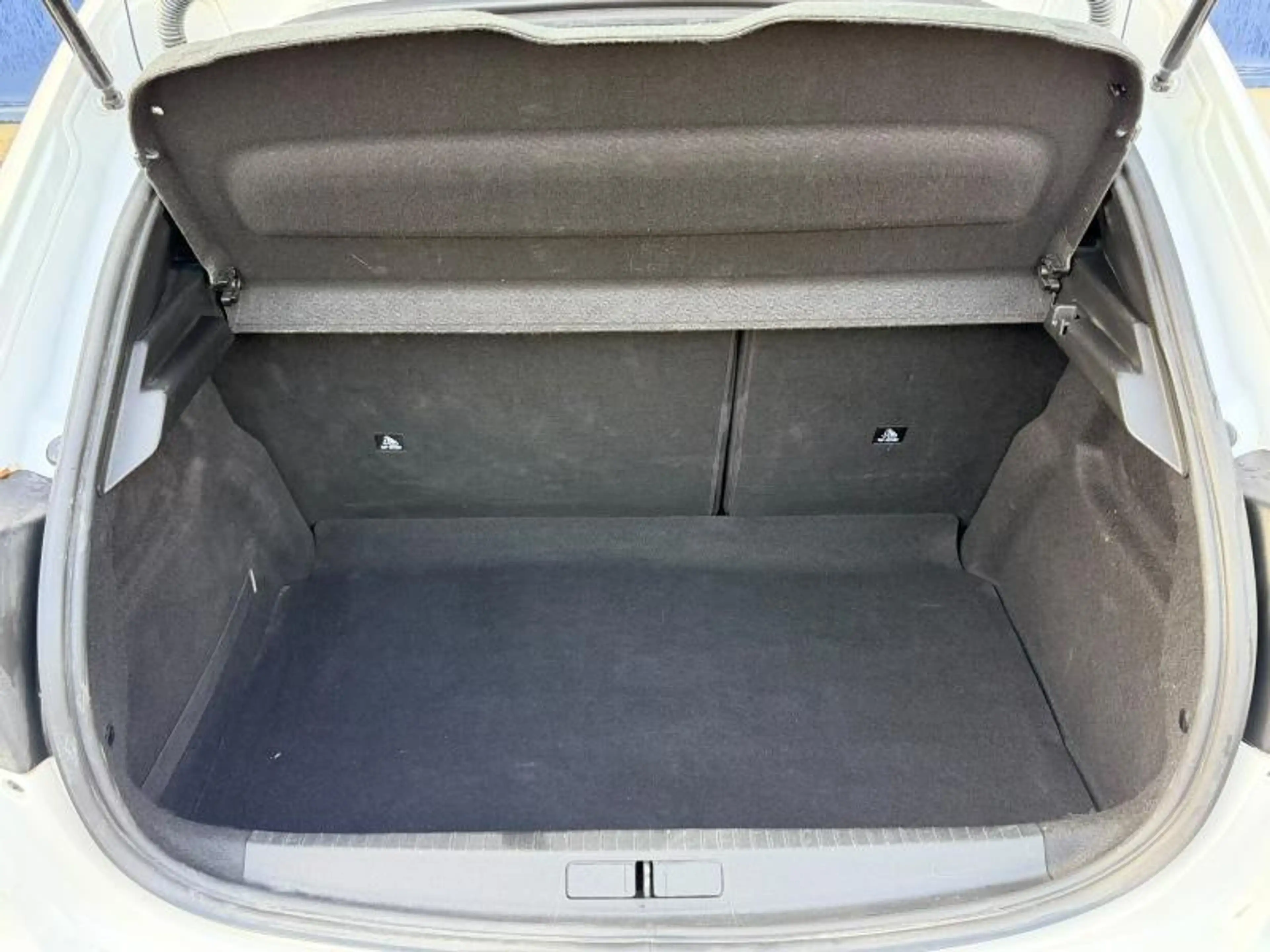 Peugeot 208 Active / Carplay / 1.5 BlueHDI — photo 8