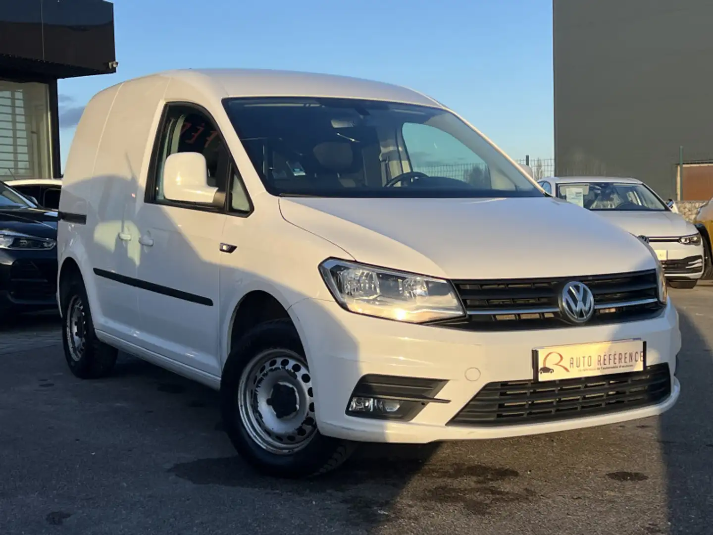 Volkswagen Caddy 2.0 TDI 102 CH BUSINESS LINE PLUS / 1ERE MAIN / TVA RECUPERABLE / Blanc - 2