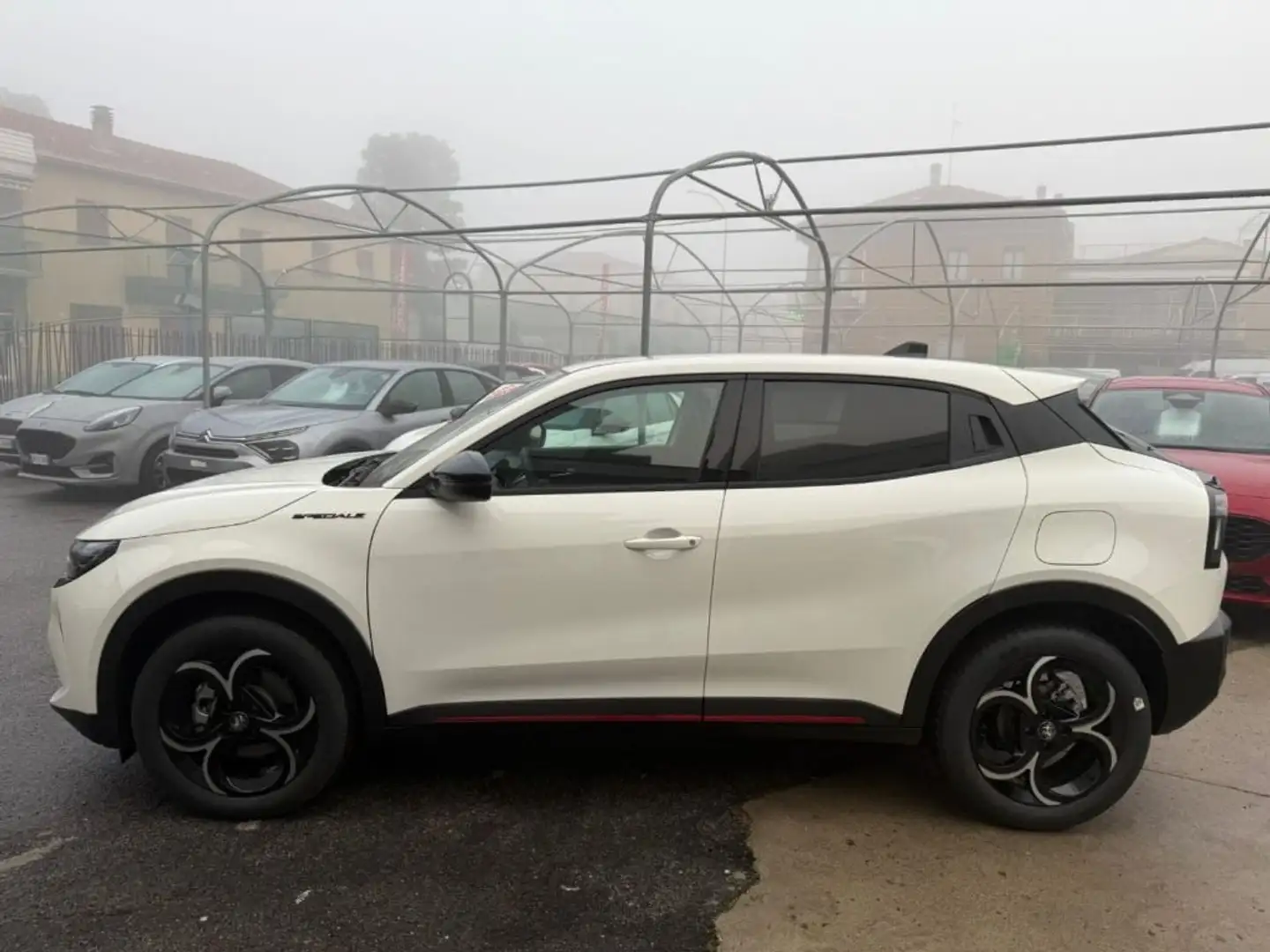 Alfa Romeo Junior 1.2 136 CV Hybrid eDCT6 Speciale Bianco - 2