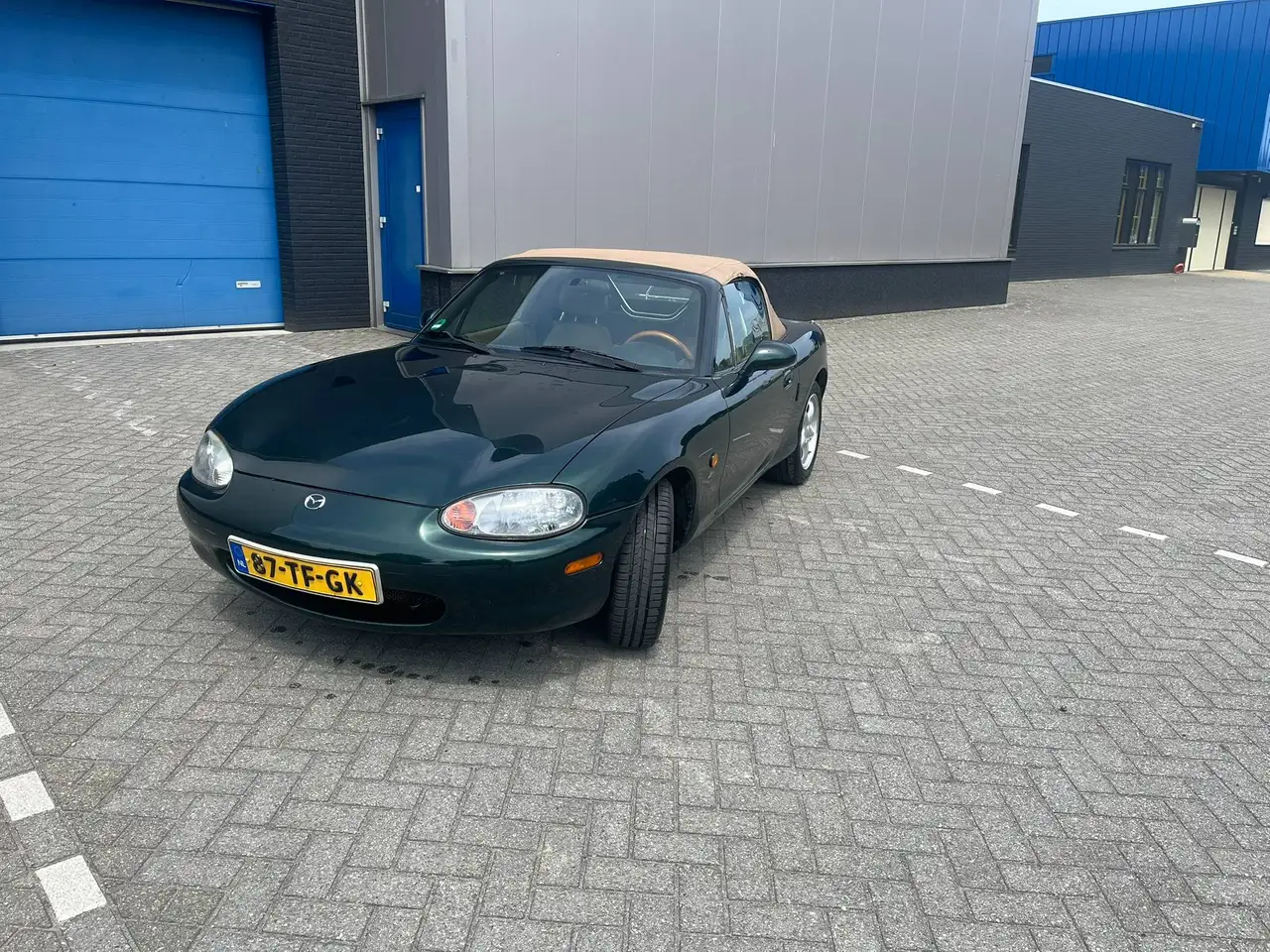 Mazda MX-5 1.6i, foto 2