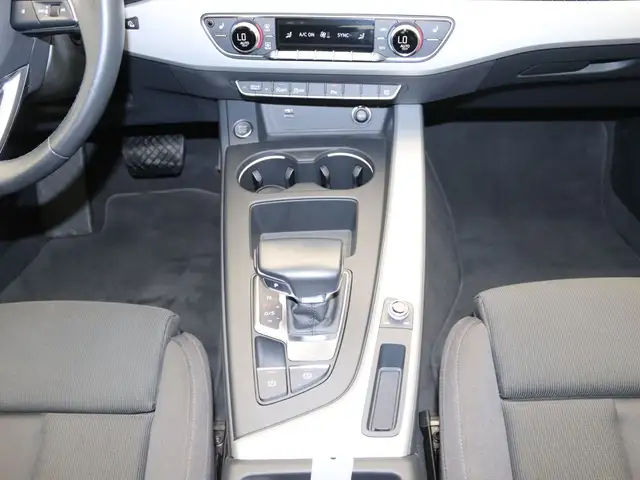 Audi A4 view 15