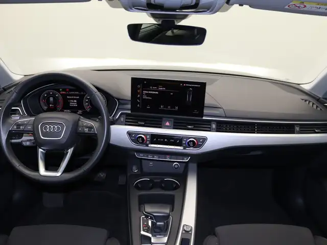 Audi A4 view 14