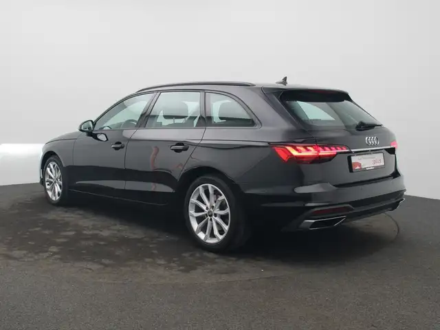 Audi A4 view 5