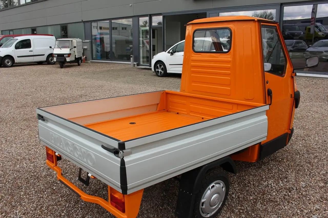Piaggio Ape 2025