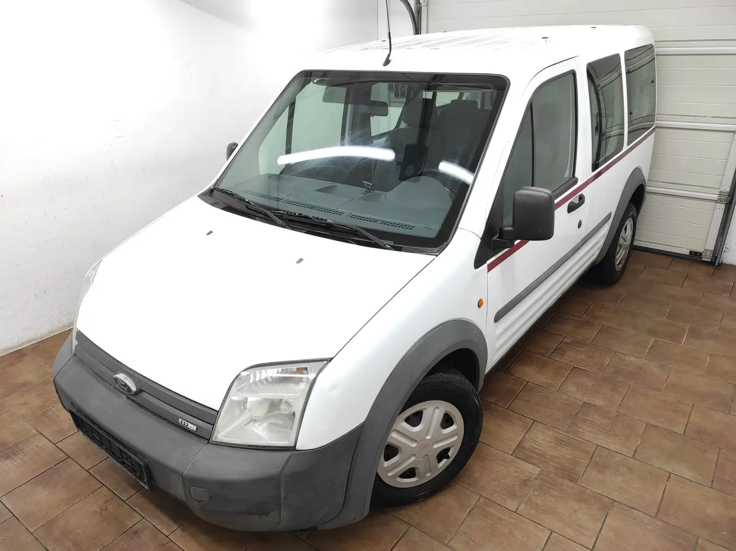Ford Tourneo Connect 1.8 KLIMA *TÜV NEU* EURO4 SCHIEBETÜR TELEFON Bílá - 2