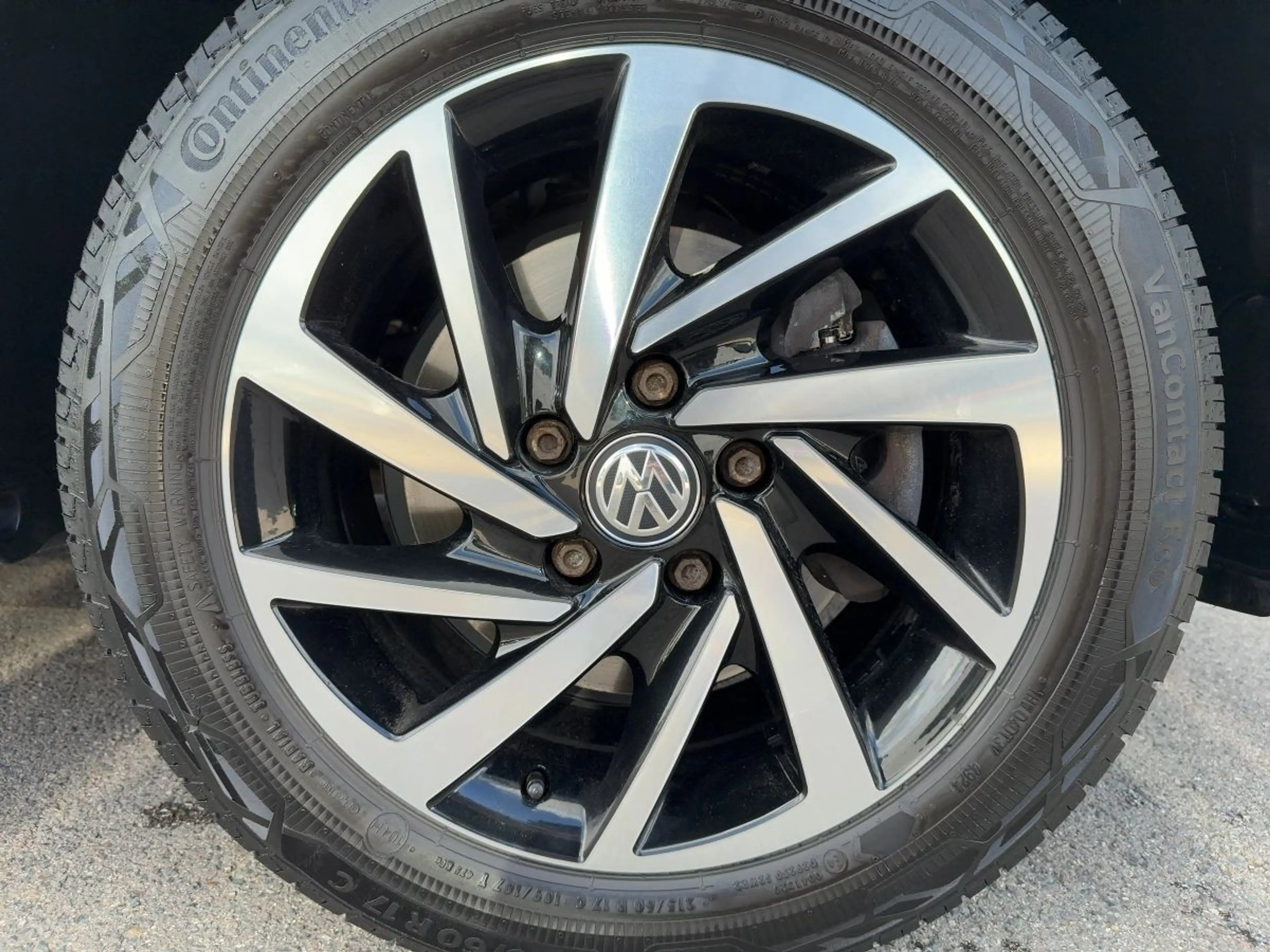 Volkswagen T6.1 Multivan 2.0 TDI DSG "GENERATION SIX" AHK A — photo 7