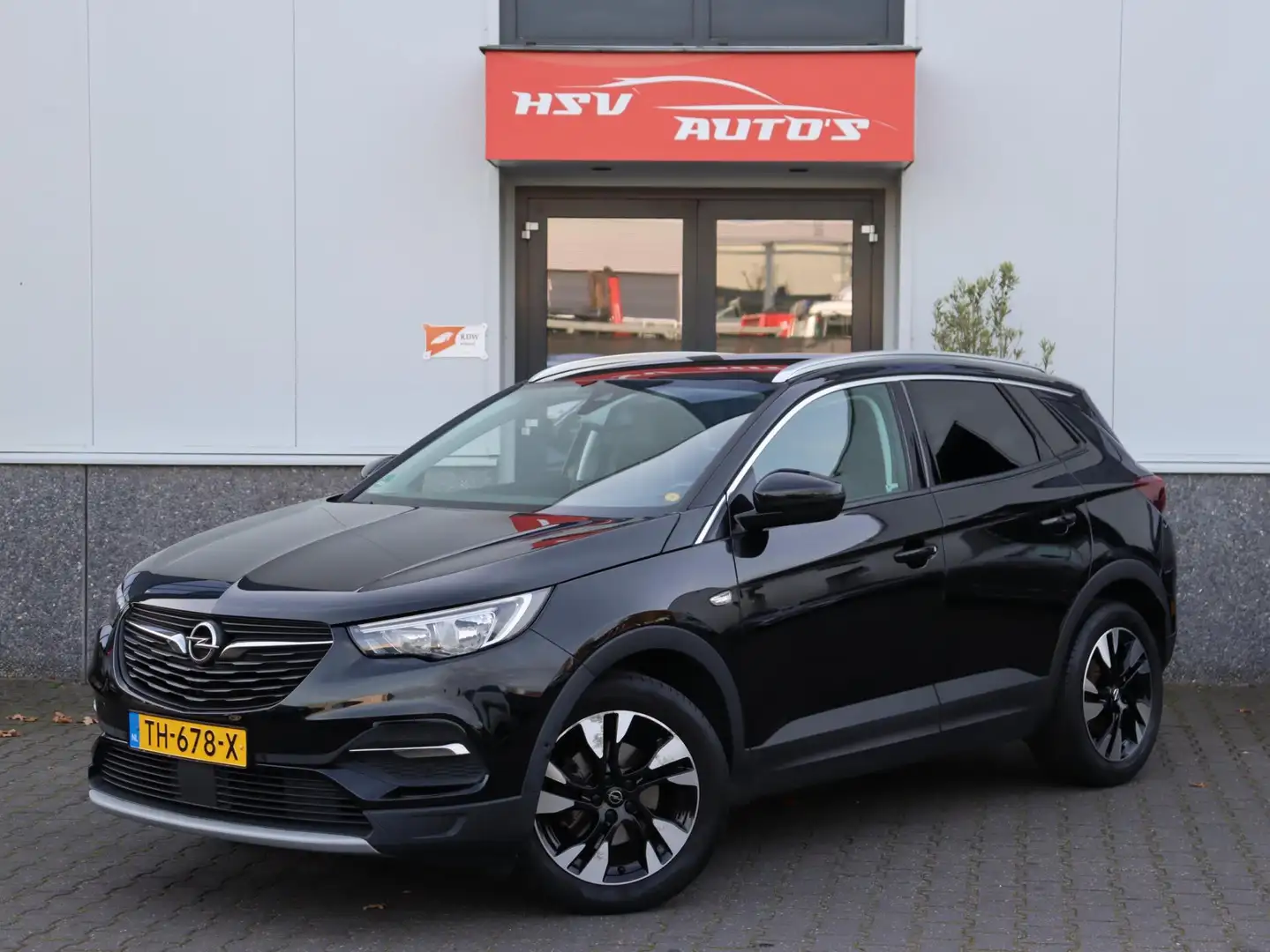 Opel Grandland X 1.2 Turbo Business Executive navi LM trekhaak Zwart - 1