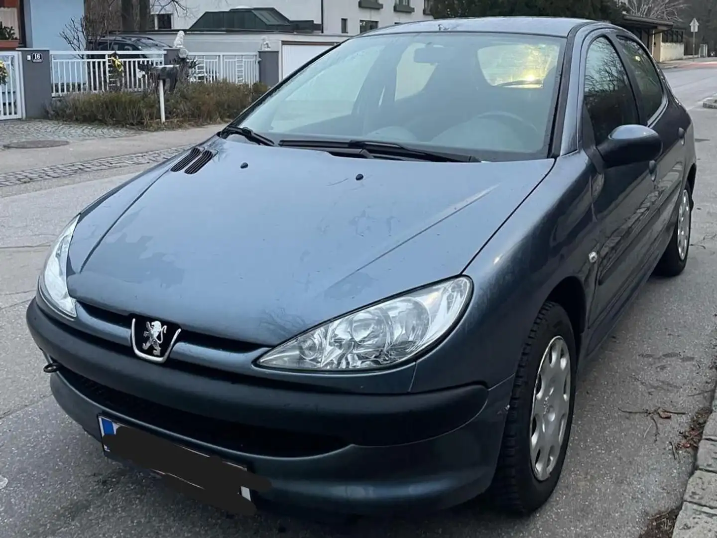 Peugeot 206 206 1,4 Forever Forever Grau - 1