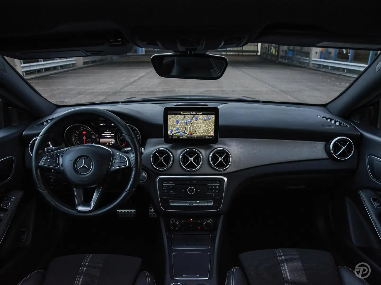 Mercedes-Benz CLA 180 d Ambition Grijs - 2