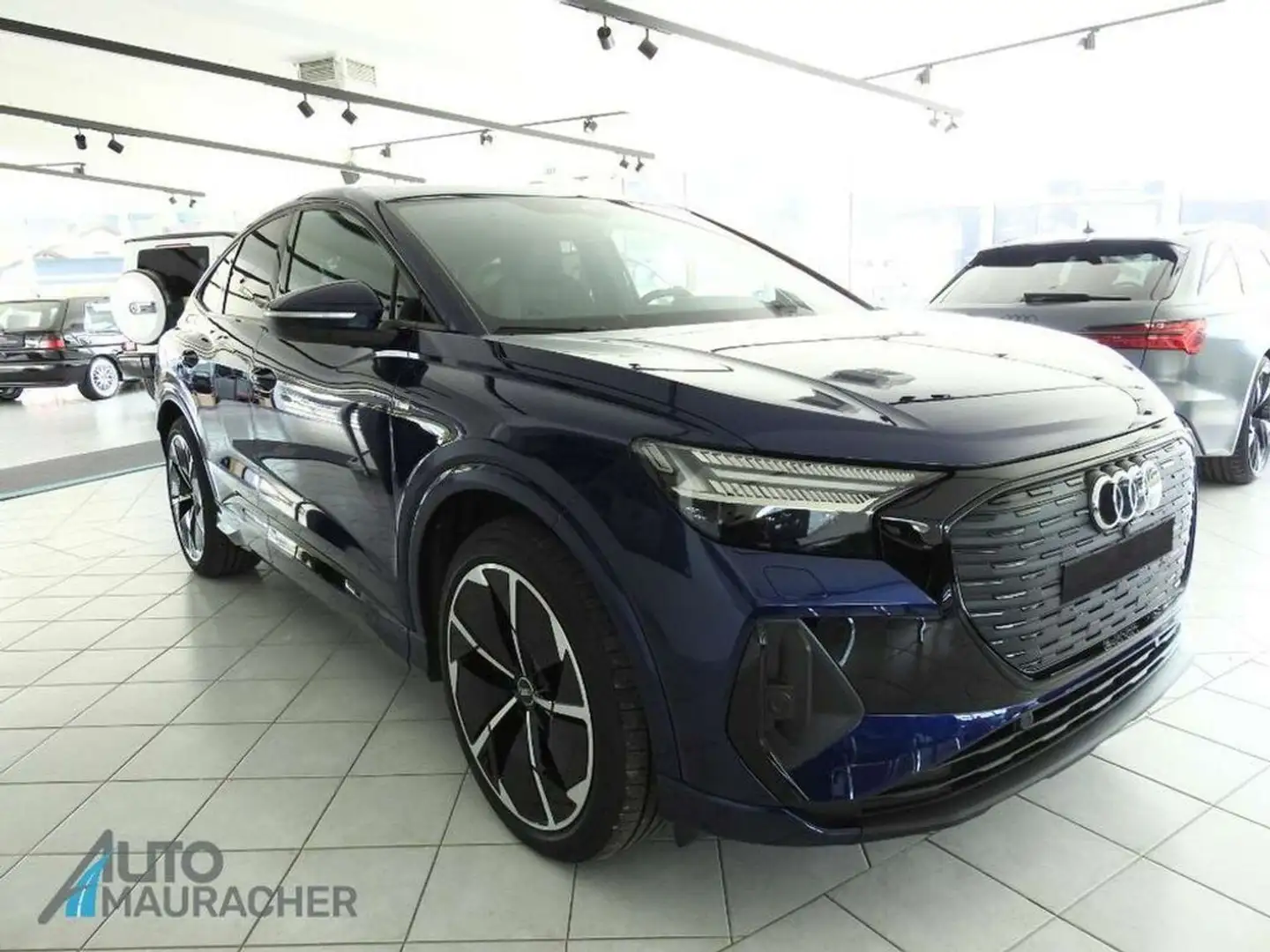 Audi Q4 e-tron 50 e-tron quattro 220kW*SLINE*MATRIX* Blau - 2