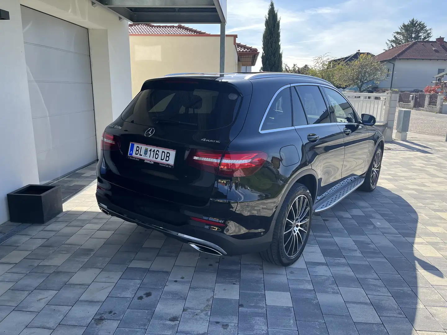 Mercedes-Benz GLC 350 e 4Matic 7G-TRONIC AMG Line - 2