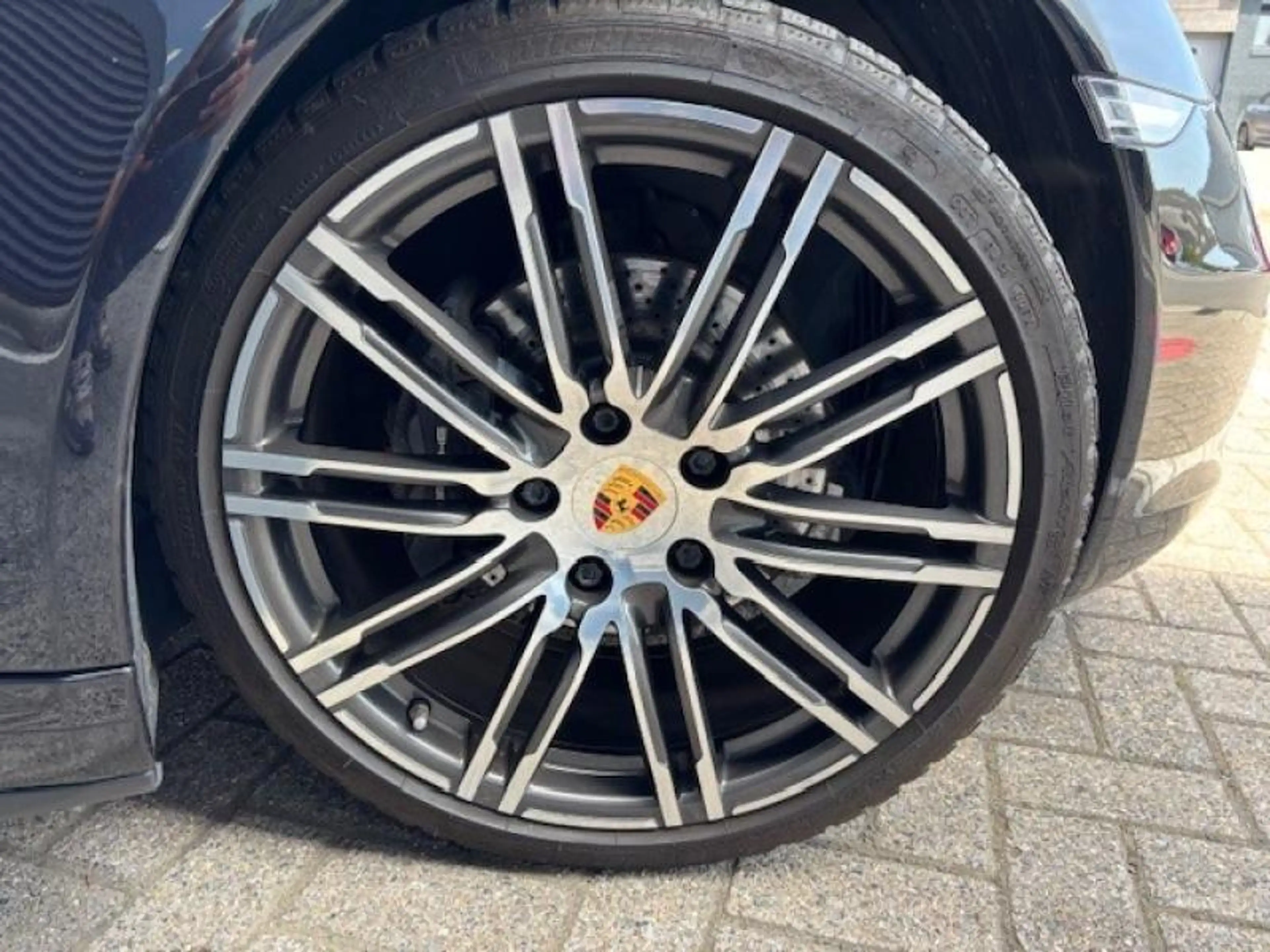 Porsche 991 911 Carrera 4 Black Edition | 3.4 349cv | toit pan — photo 15