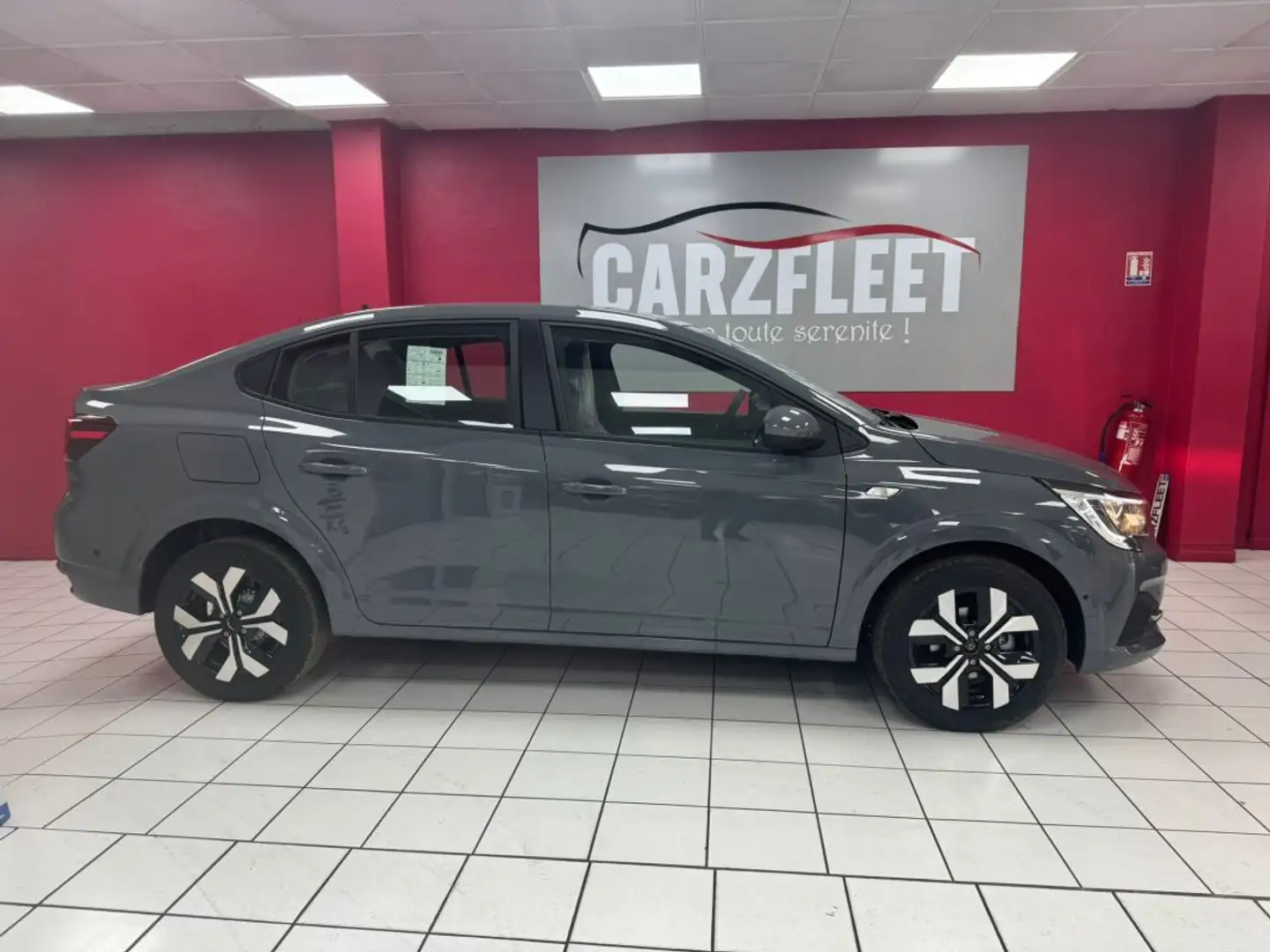 Dacia Logan RENAULT 1.0 TALIANT TCE 100cv ZEN GARANTIE 2 ANS/EXPORT ALGERIE 13390 HT Gris - 2