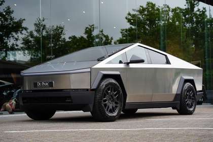 Tesla Cybertruck AWD 100 kWh Foundation Series