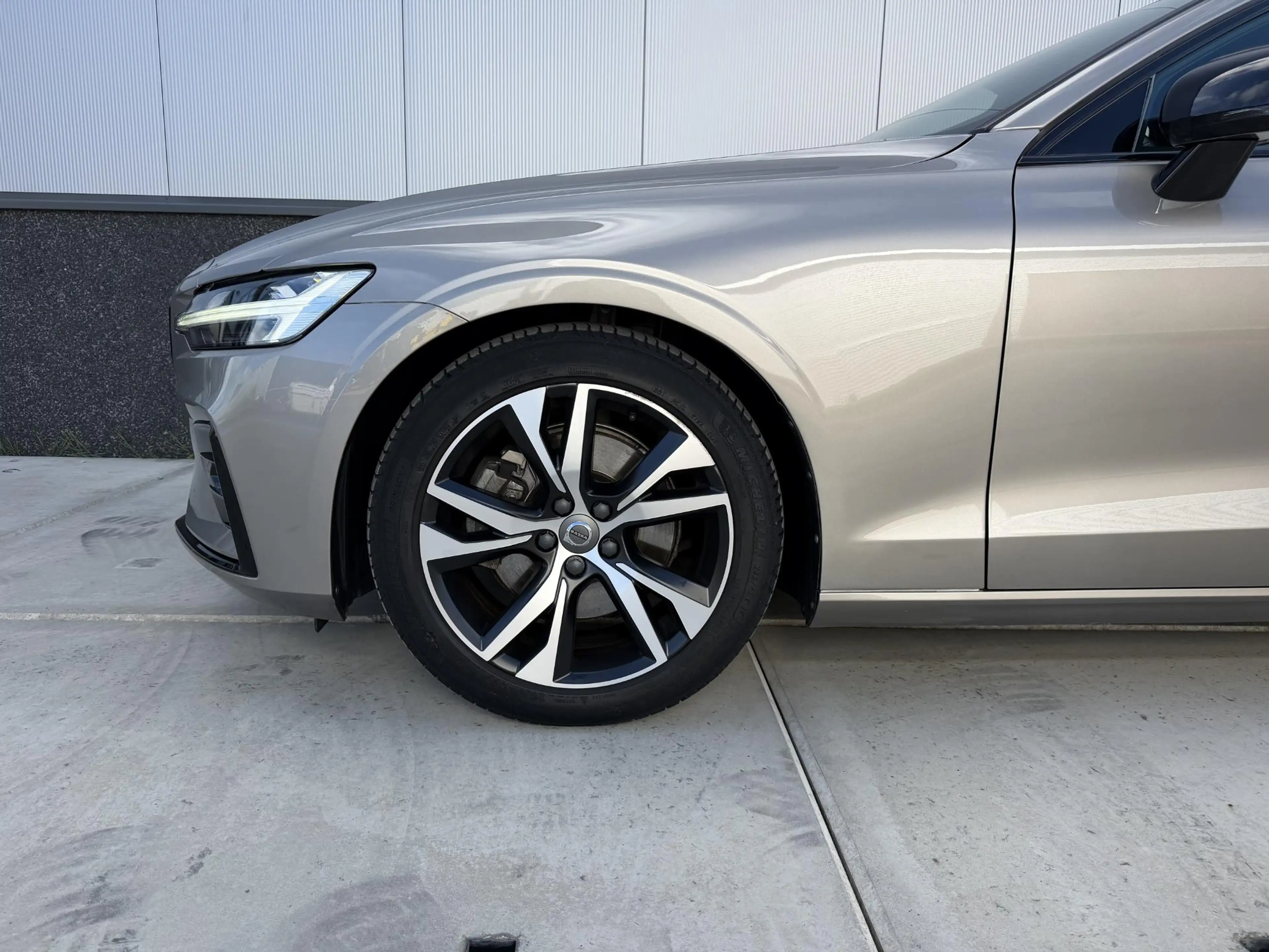 Volvo S60 2.0 B4 R-Design | Pilot Assist | Memory | Stoelver — photo 5