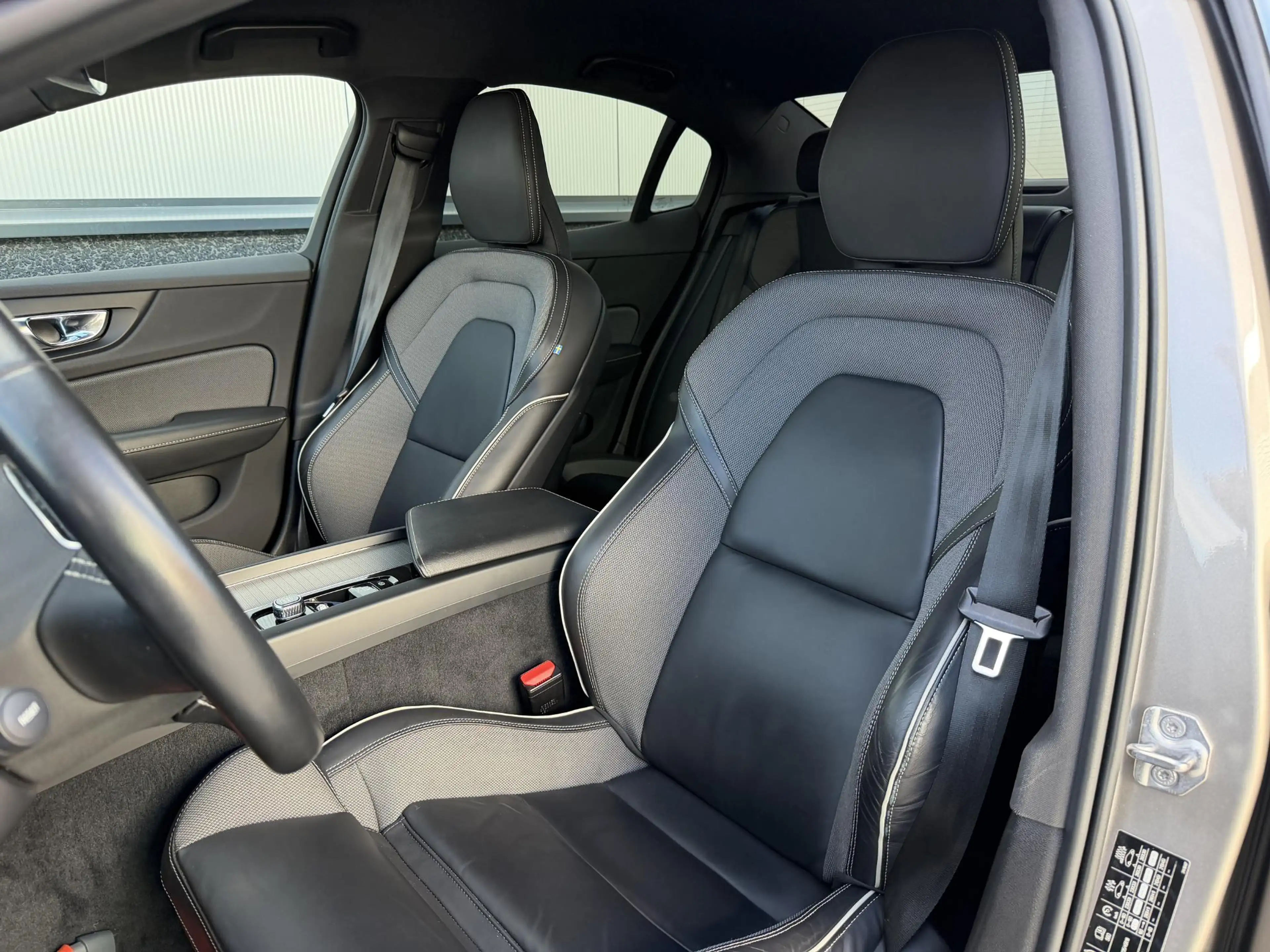 Volvo S60 2.0 B4 R-Design | Pilot Assist | Memory | Stoelver — photo 13