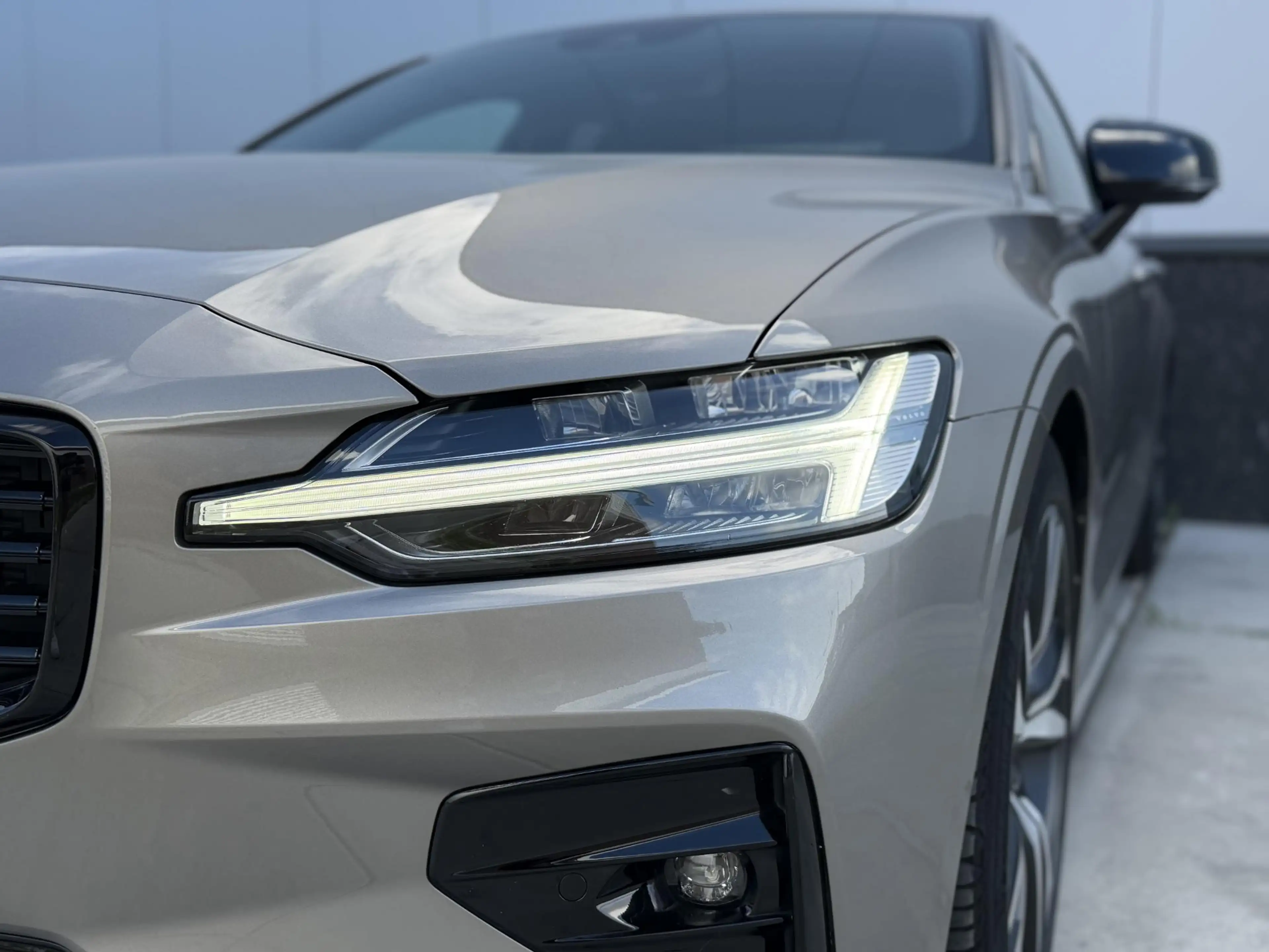 Volvo S60 2.0 B4 R-Design | Pilot Assist | Memory | Stoelver — photo 4