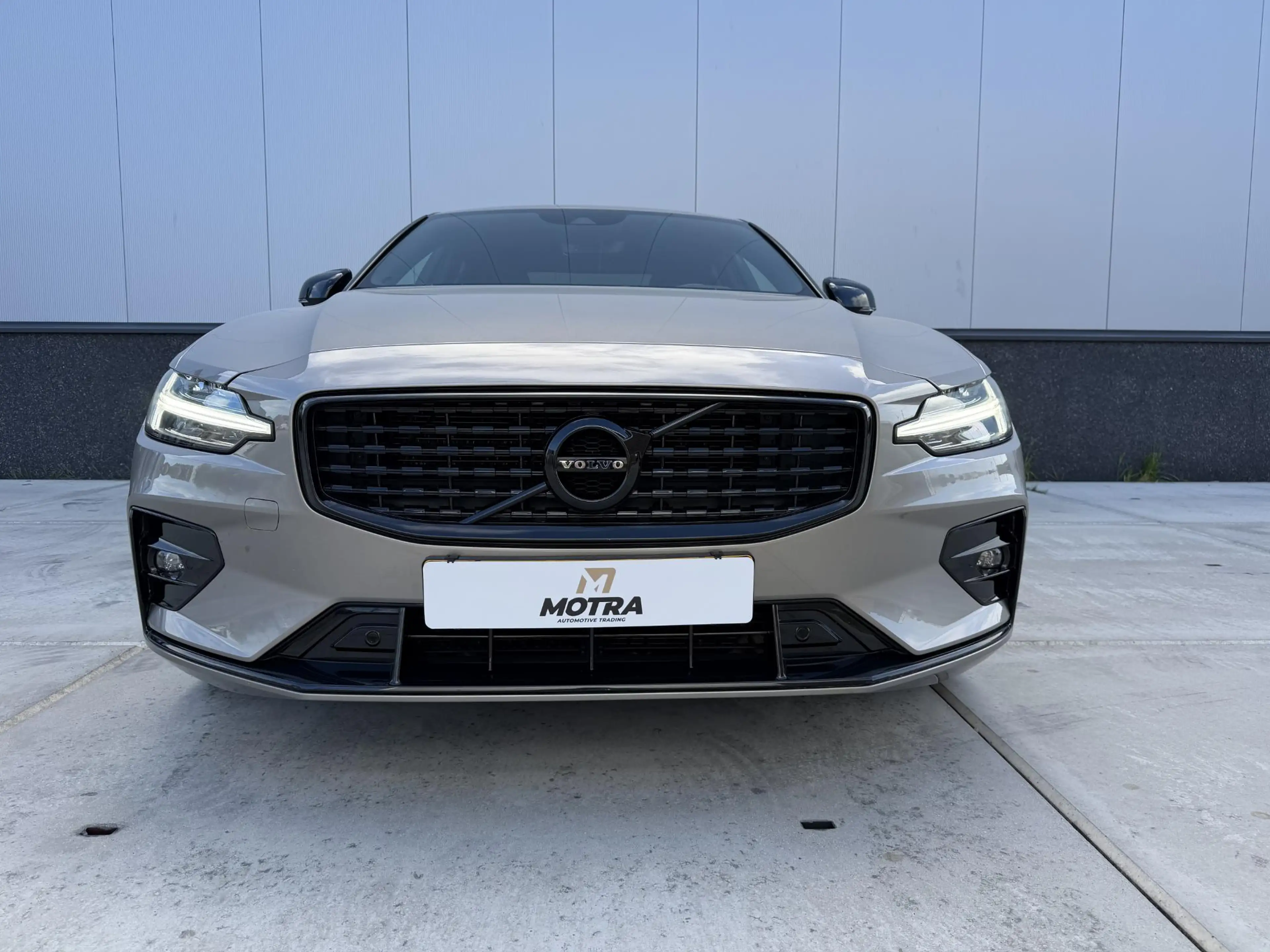 Volvo S60 2.0 B4 R-Design | Pilot Assist | Memory | Stoelver — photo 9