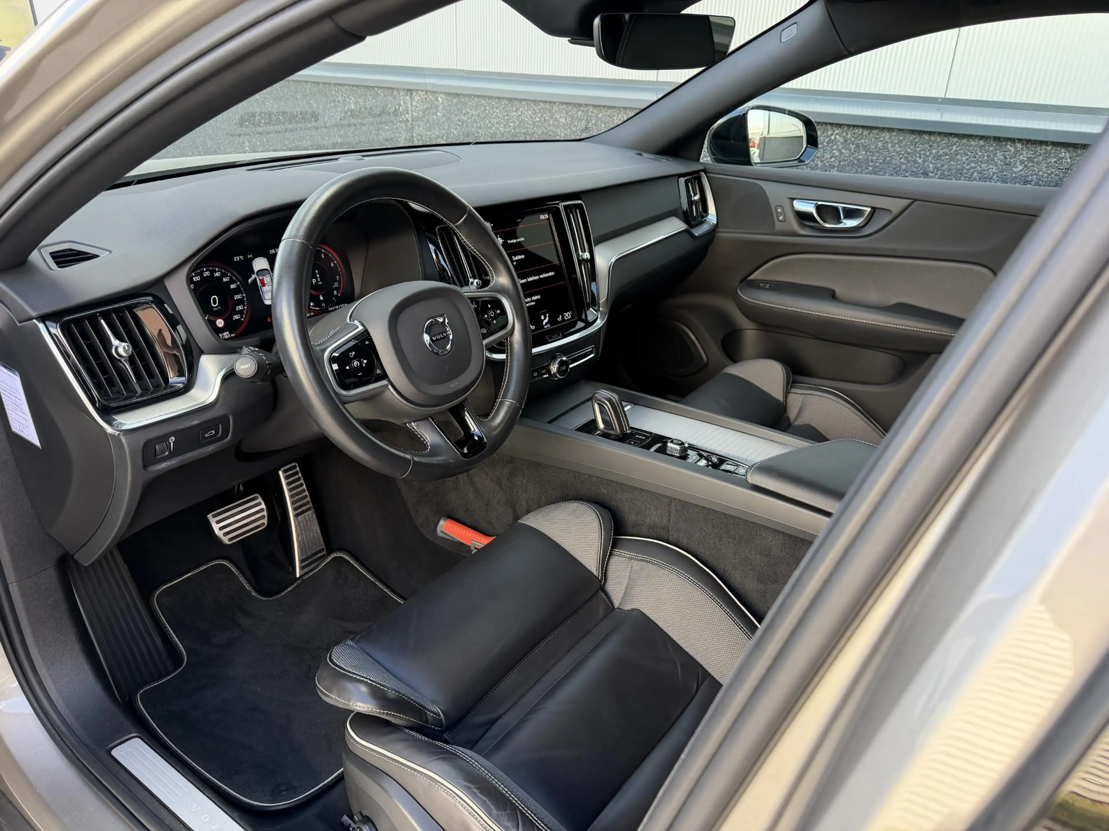Volvo S60 2.0 B4 R-Design | Pilot Assist | Memory | Stoelver — photo 14